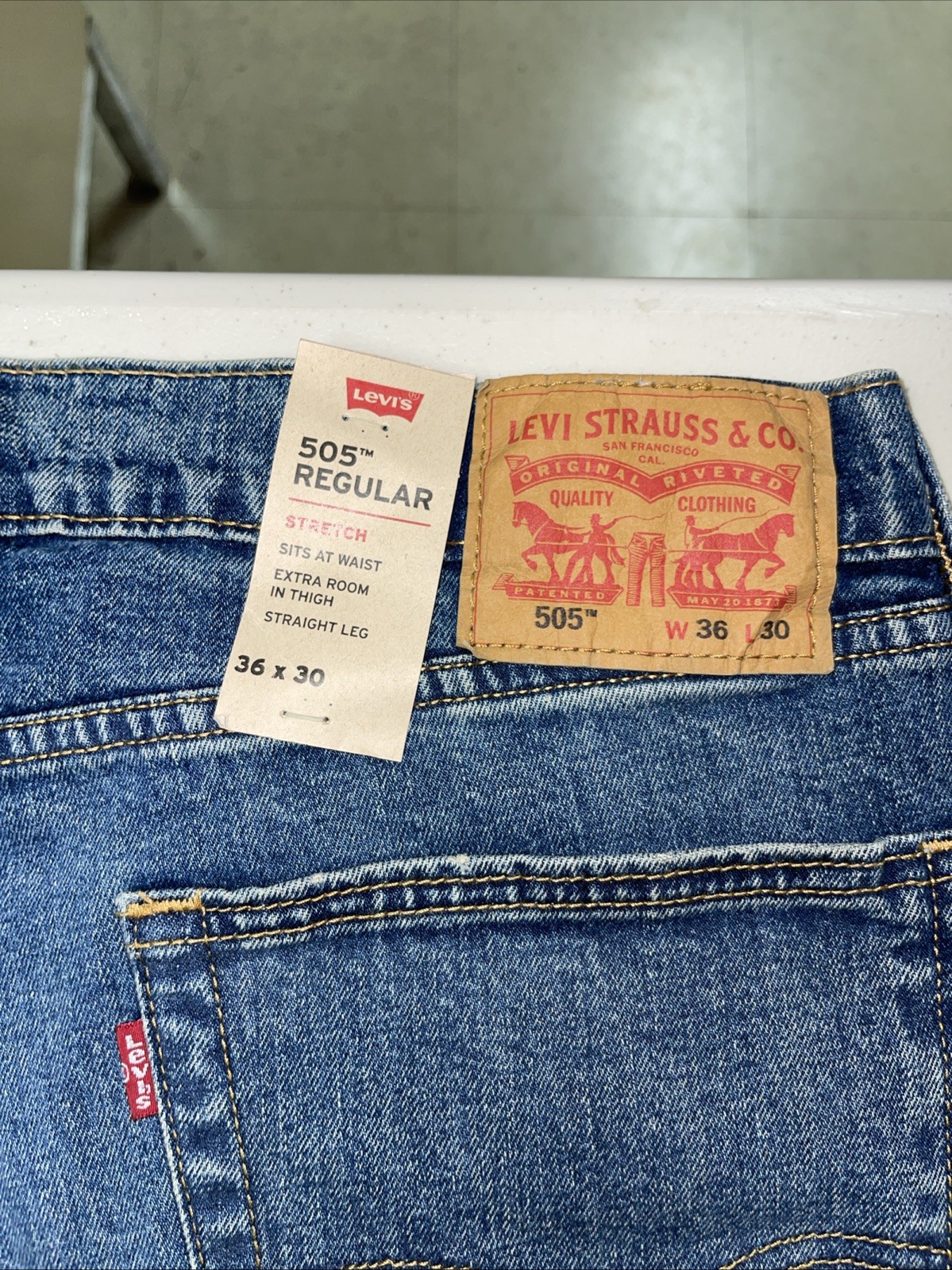 NWT Levi’s Men’s 505 Regular Fit Stretch Jeans 36X30 #005051649 (2)