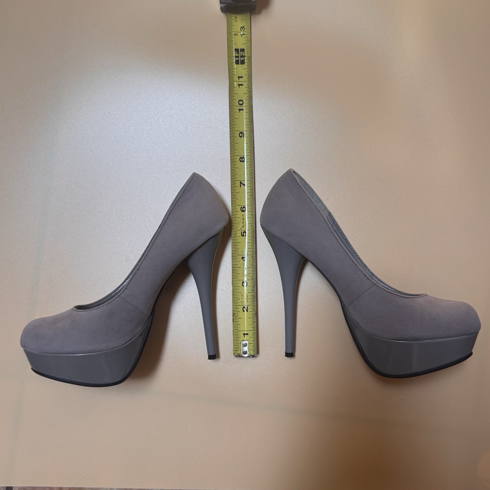 Bamboo Gray Suede Platform Stiletto Heels Round Toe Slip On US 6
