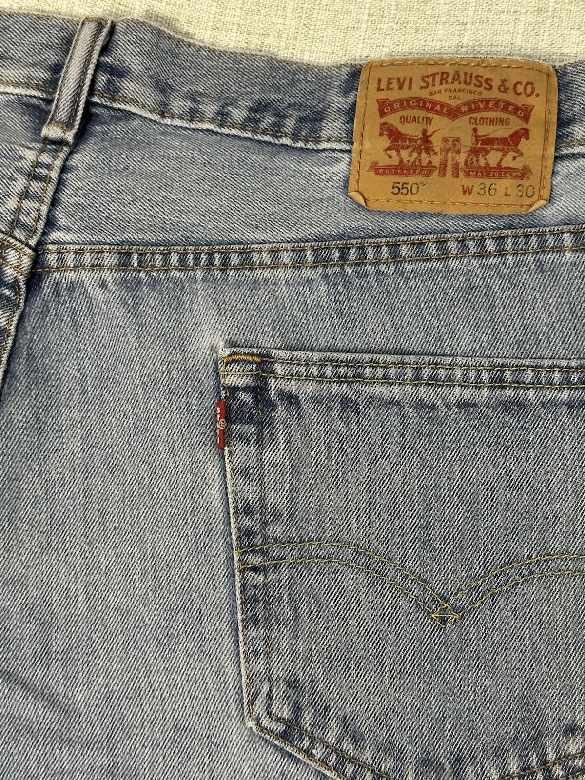 Levi’s 550 Relaxed Fit Medium Blue 100% Cotton Denim Jeans Men’s 36X30
