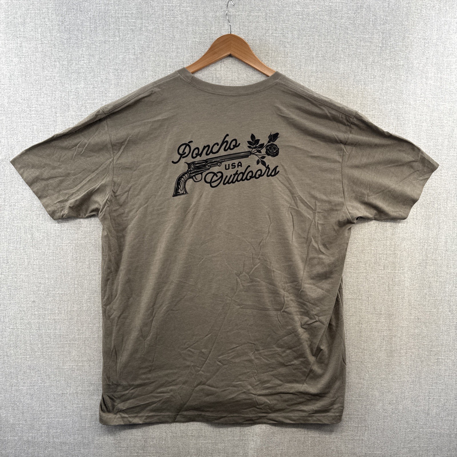 Poncho Outdoors T Shirt Mens 2XL Gray Logo Outdoor Hunting Fishing SAMPLE Adult