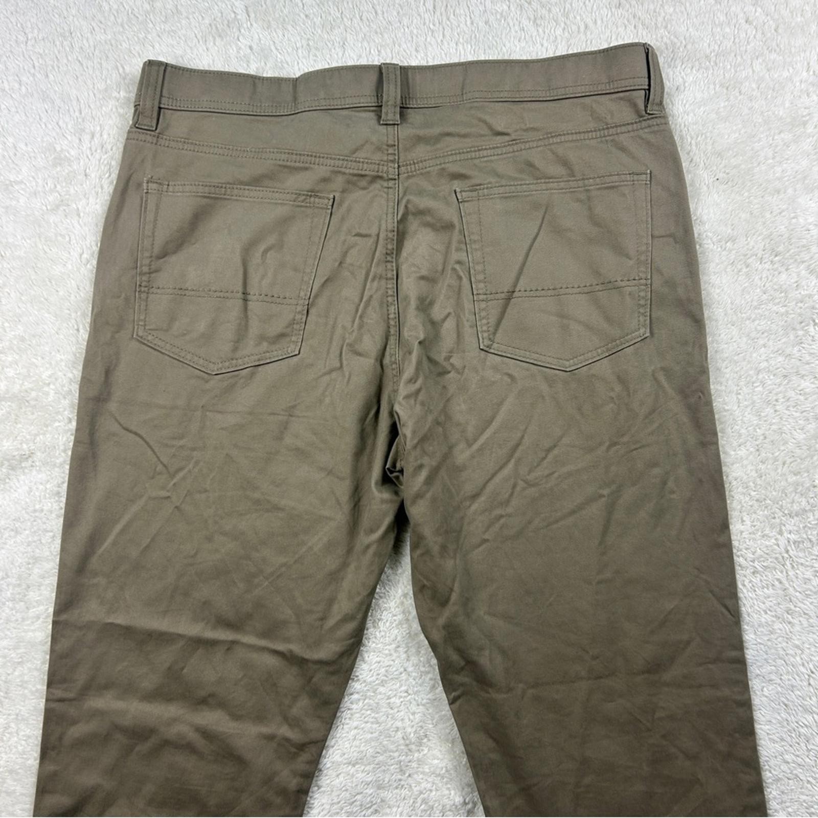 Kirkland Signature Men’s Khaki Pants Size 36 x30 Straight Fit Chino Trousers
