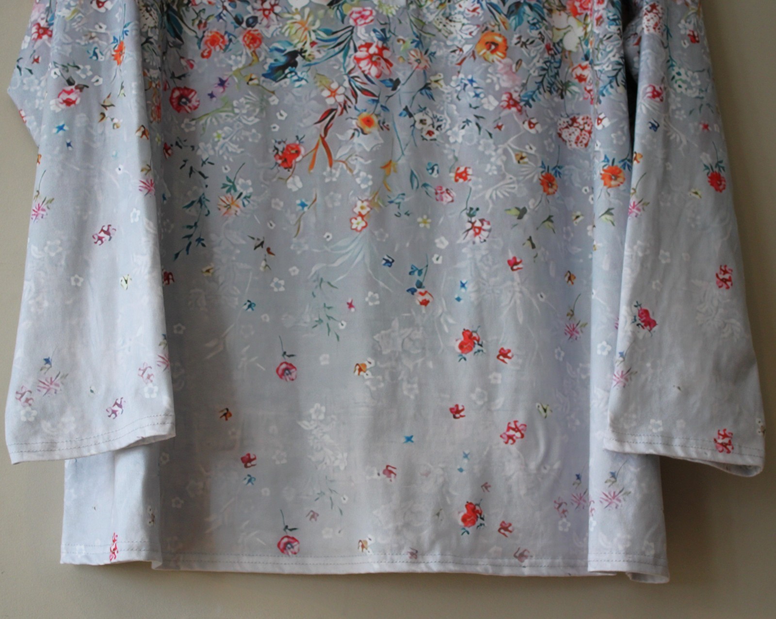 Gray Henley Top LS Colorful Cascading Floral Ombre Soft Stretch 3X No Tags