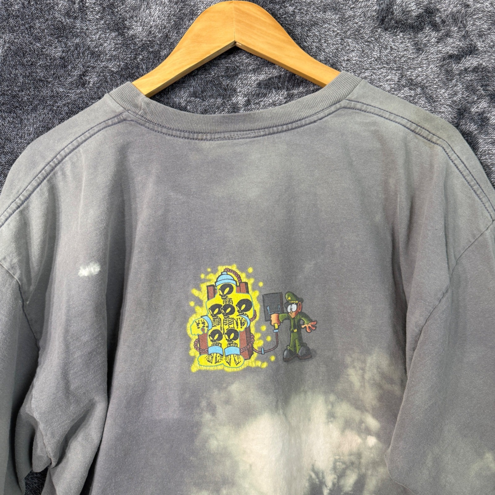 Vintage Alien Nation T-Shirt 2XL Gray Bleach Electric Chair Alien Skater