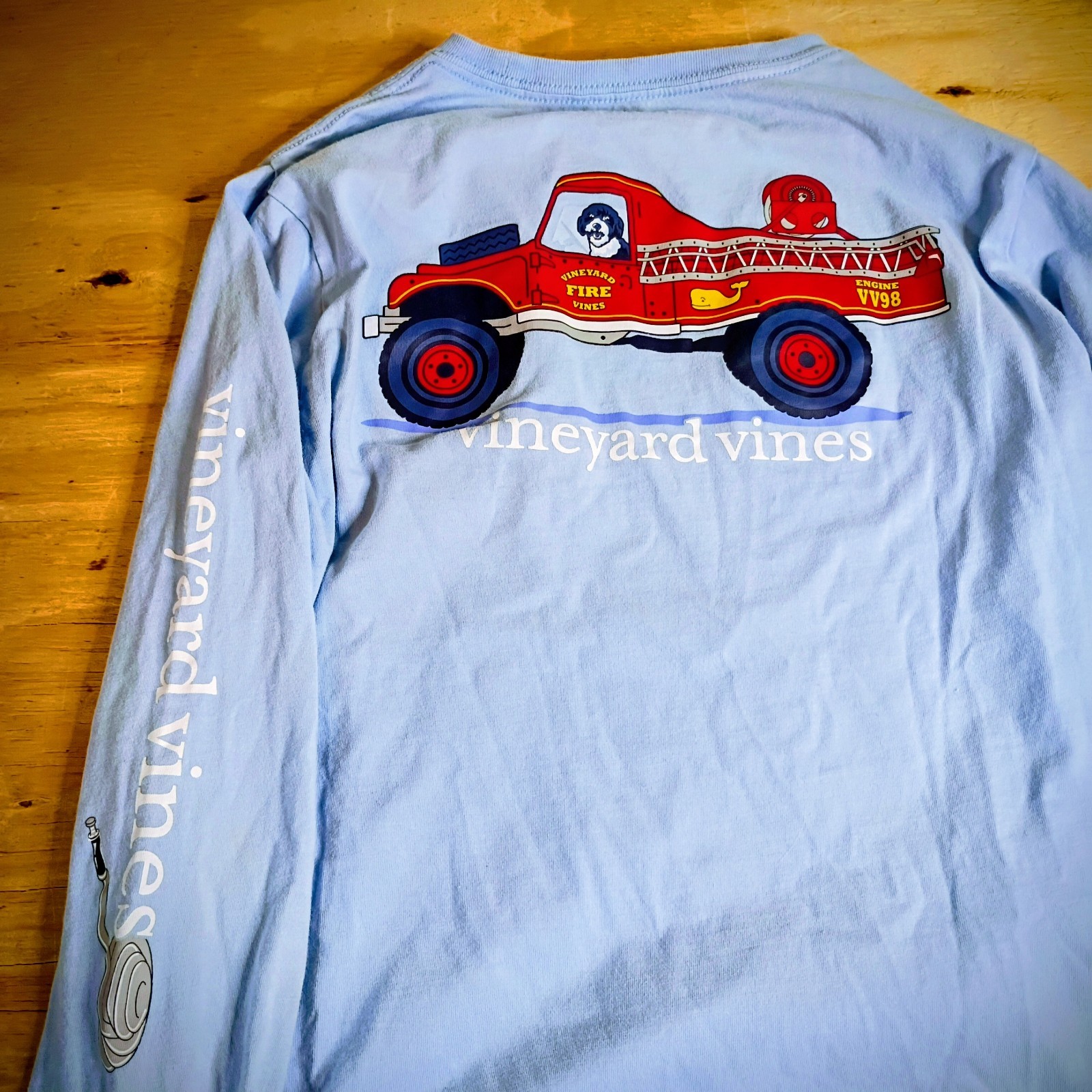 Vineyard Vines Boys M 12-14 Fire Truck Dog Long Sleeve Pocket T-Shirt Blue SP24