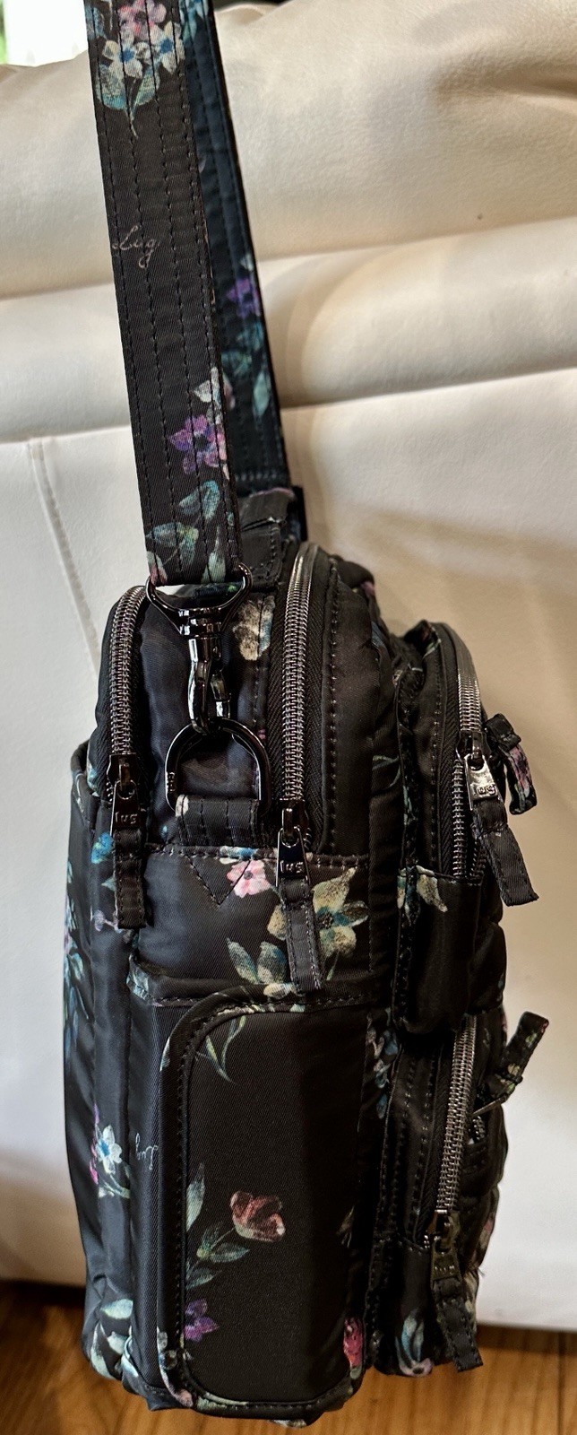Lug Compass Black Bouquet Floral Medium Organizer RFID Convert Crossbody Bag BK