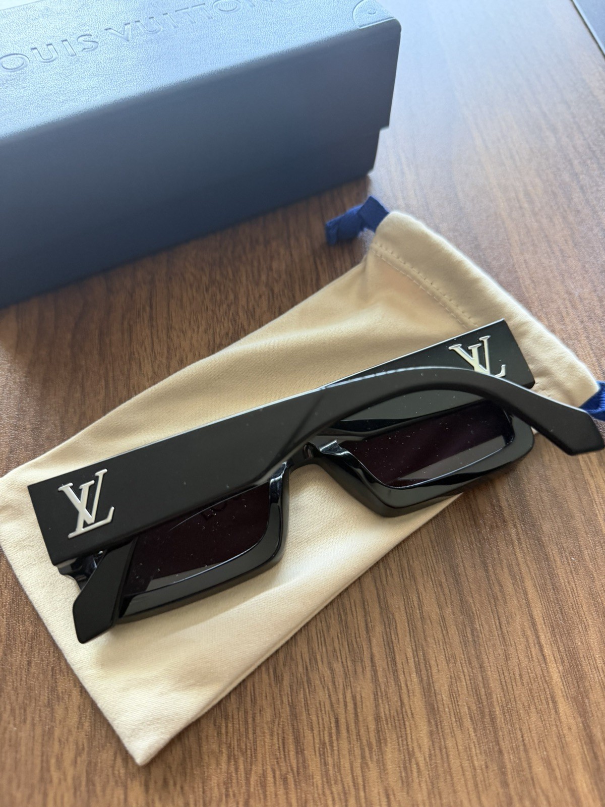 Louis Vuitton Z1910W 93L Clash Square Sunglasses- worn once only