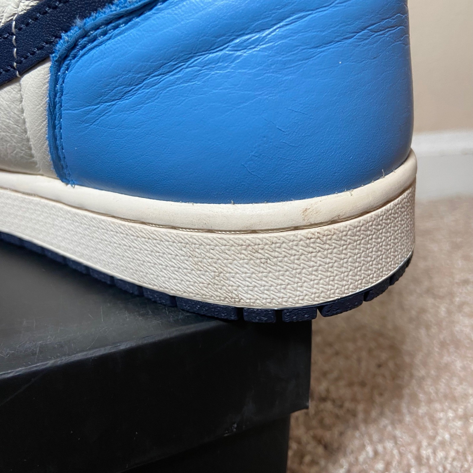 Jordan 1 Retro High OG Obsidian 2019 Men Size 10.5 Used with Box 555088-140