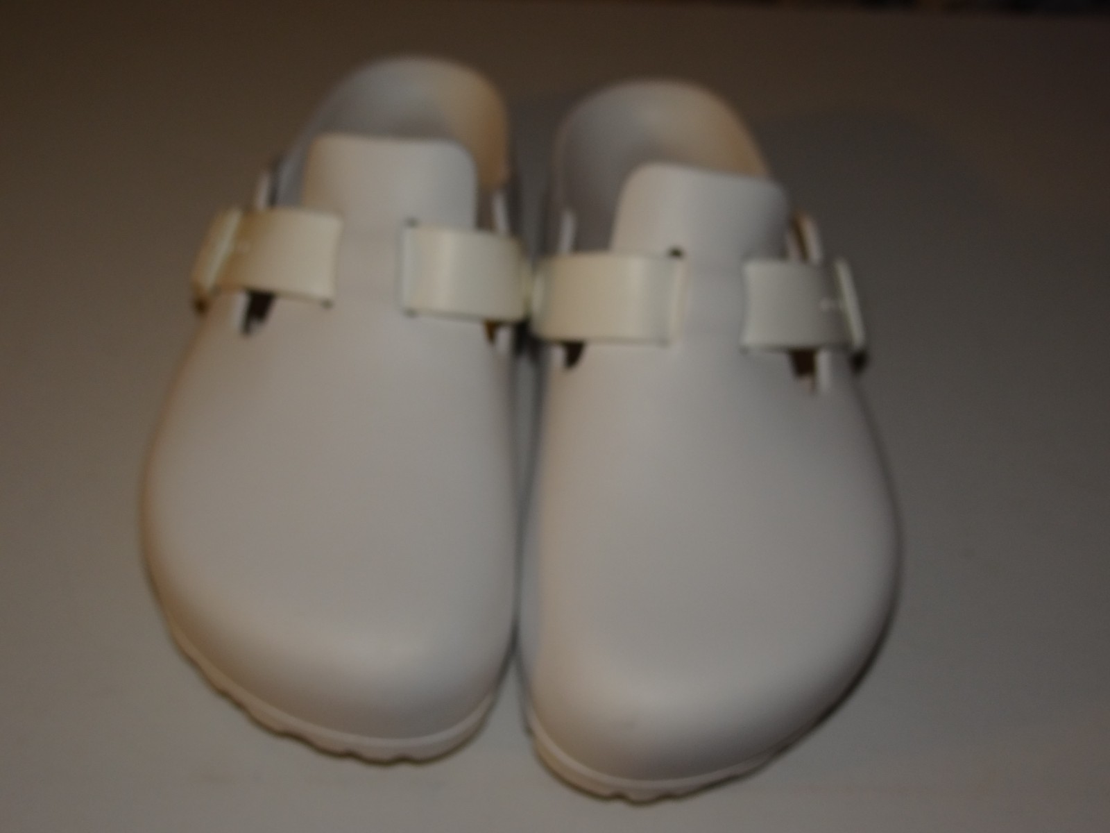 Birkenstock Boston Essentials White EVA Unisex Clogs Sz 39 M 6 L 8 gently worn