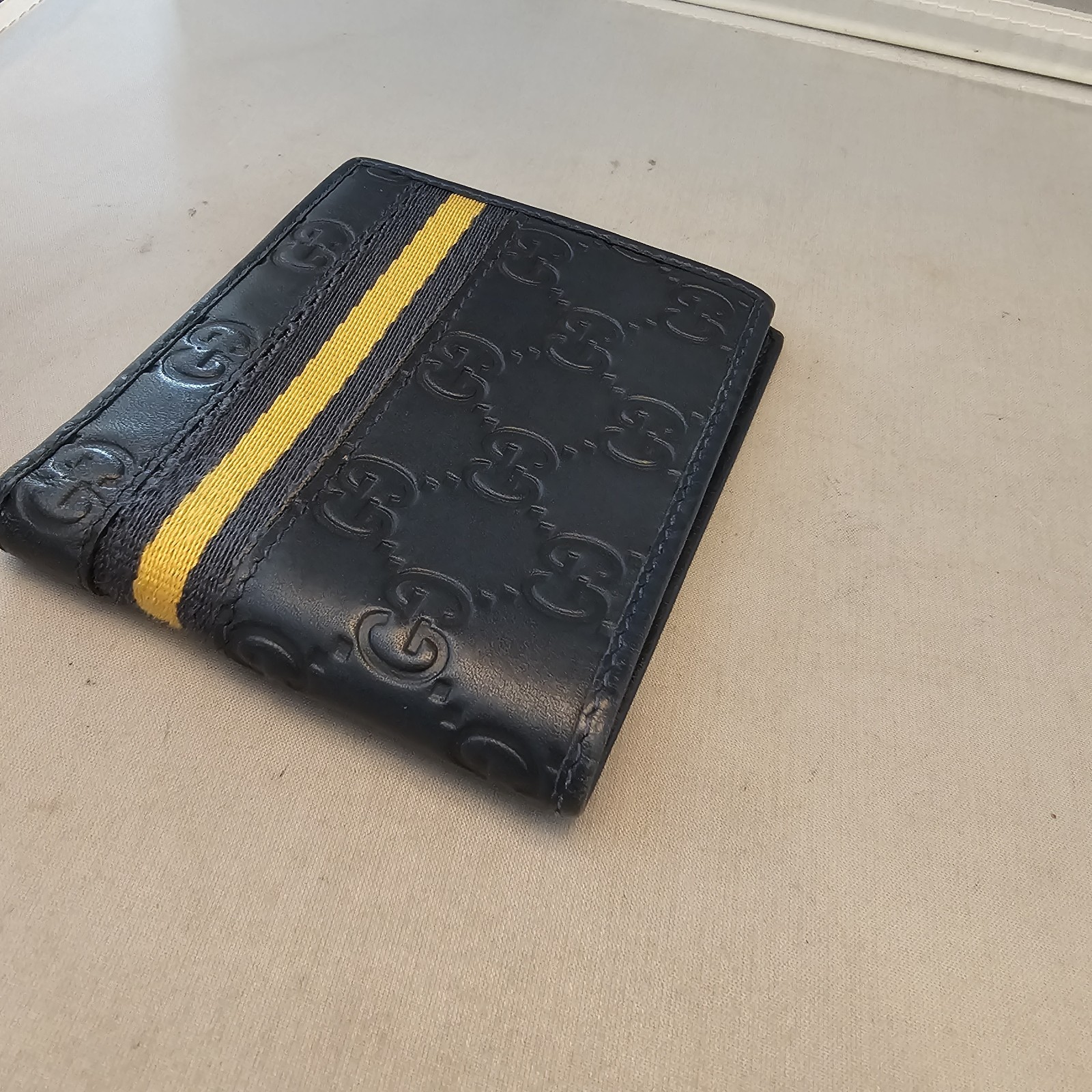 Gucci Wallet Bifold Navy Leather Yello Stripe GG Great Condition See Pictures