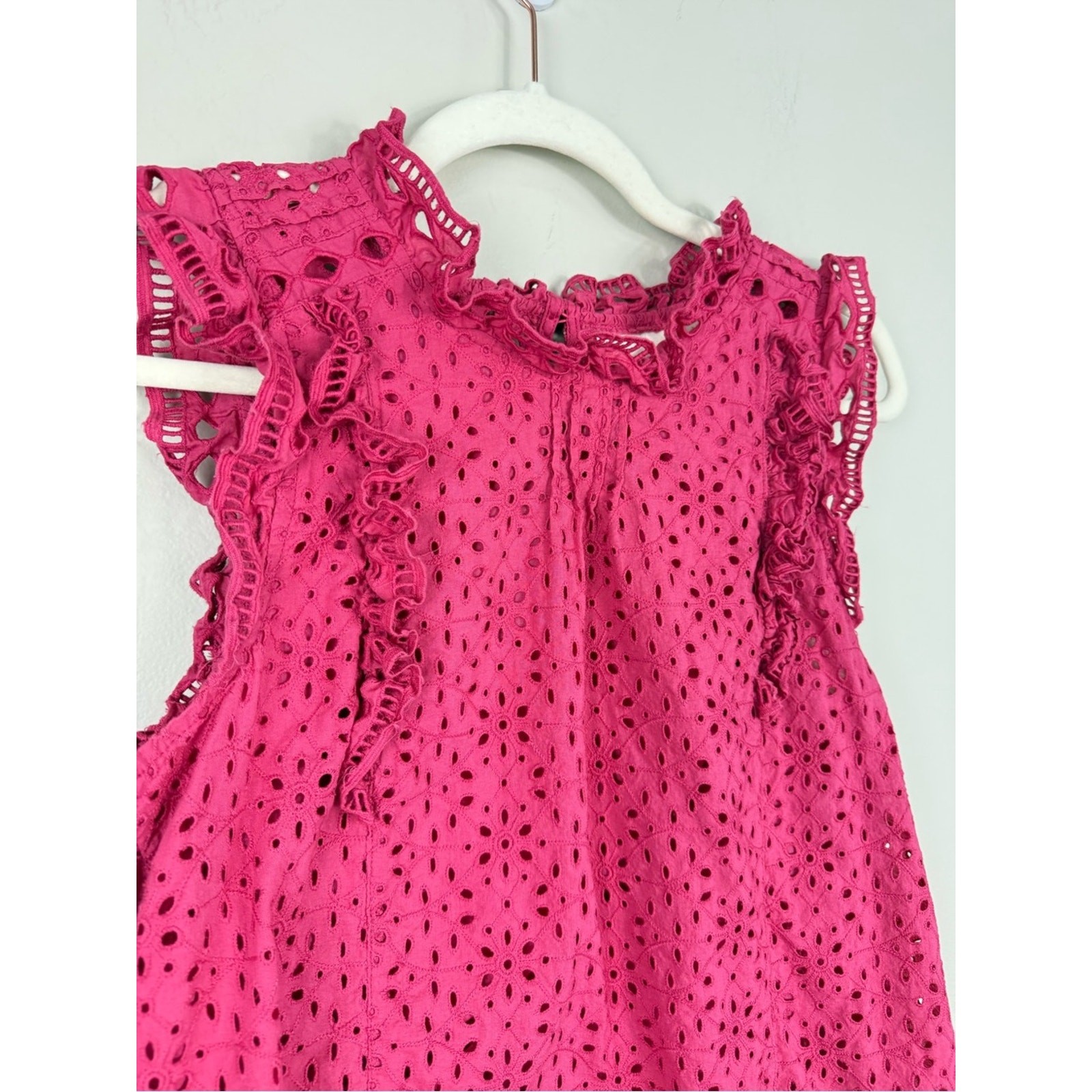 Anthropologie Maeve Eyelet Blouse Womens 4 Pink Ruffle Sleeeveless Top Preppy
