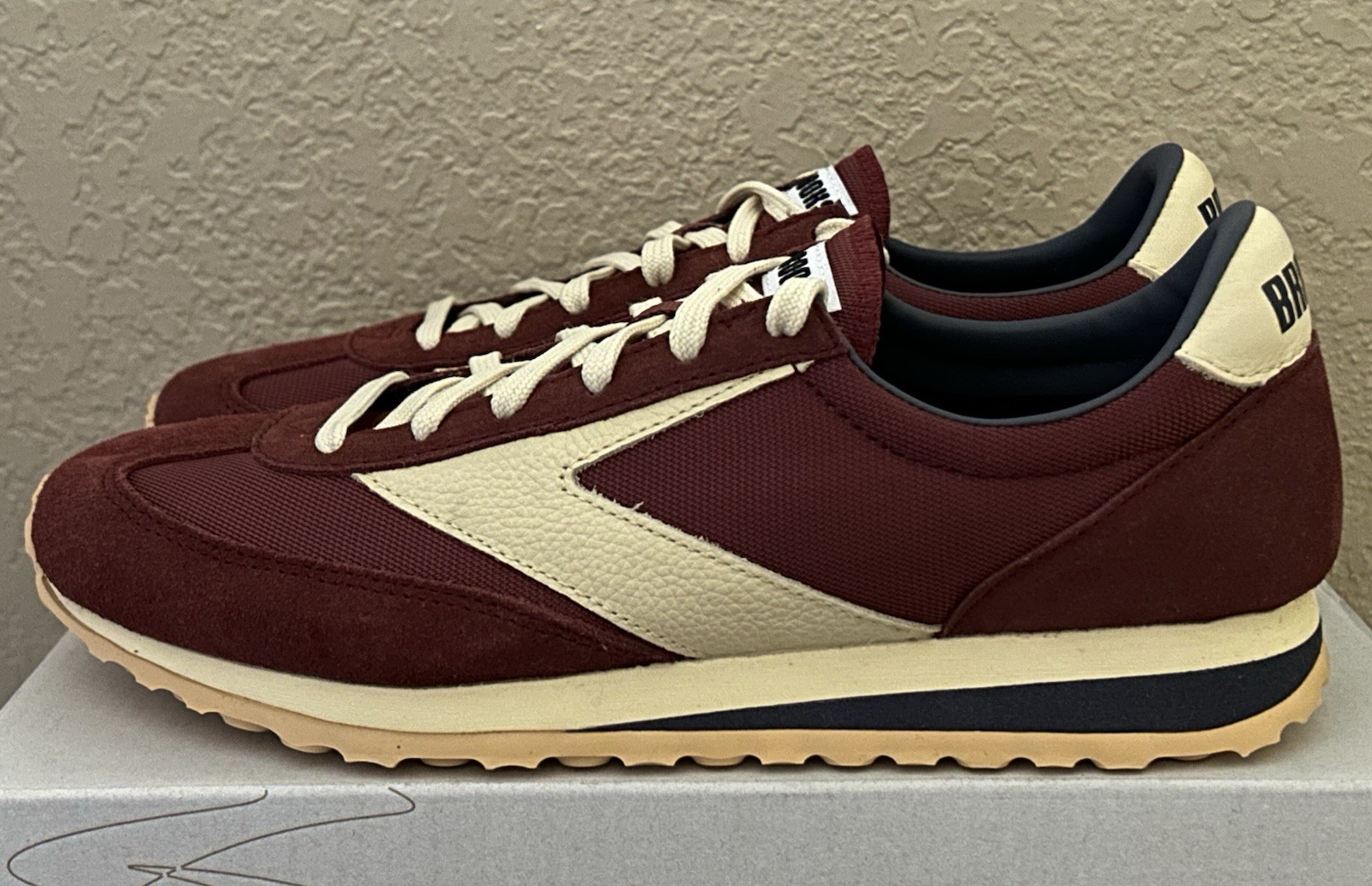 Brooks Vanguard 1976 “Port Crepe Odyssey” Women’s Maroon Color Shoes Size-9.5