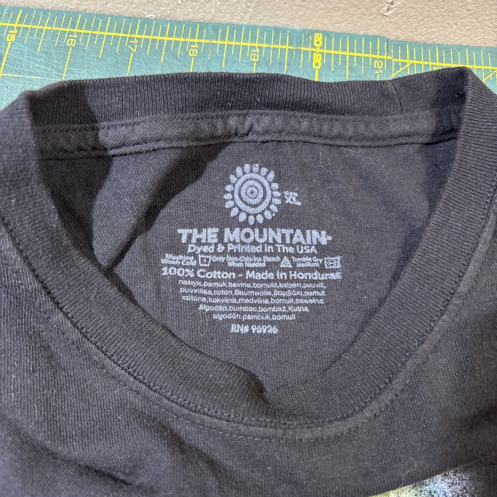 NWOT 2015 The Mountain Tami Alba Full Moon Night Wolves Black T-Shirt XL