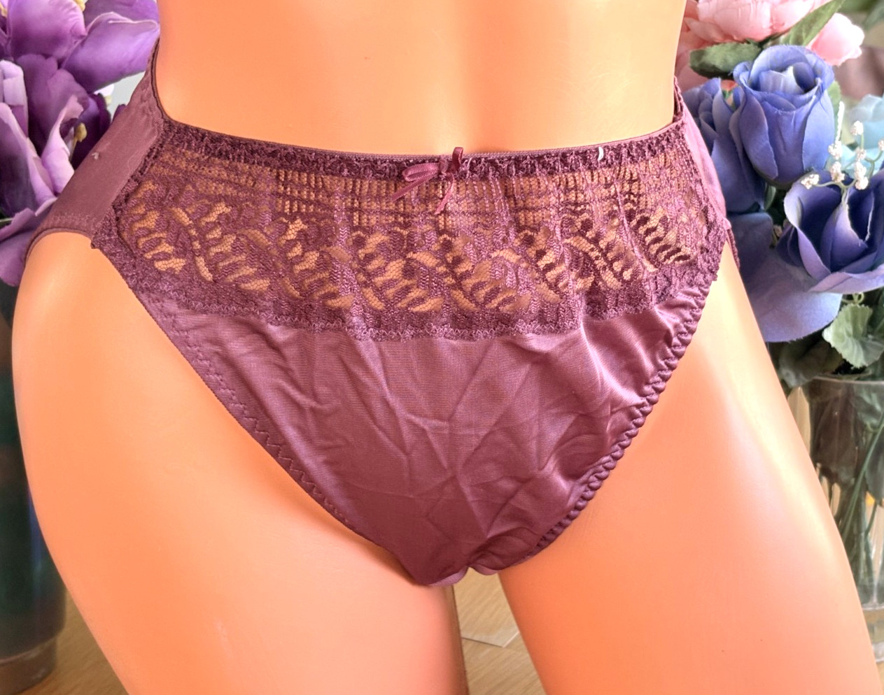 Maidenform Small Mauve Hi Cut Second Skin Satin & Lace Panties #99321 VINTAGE