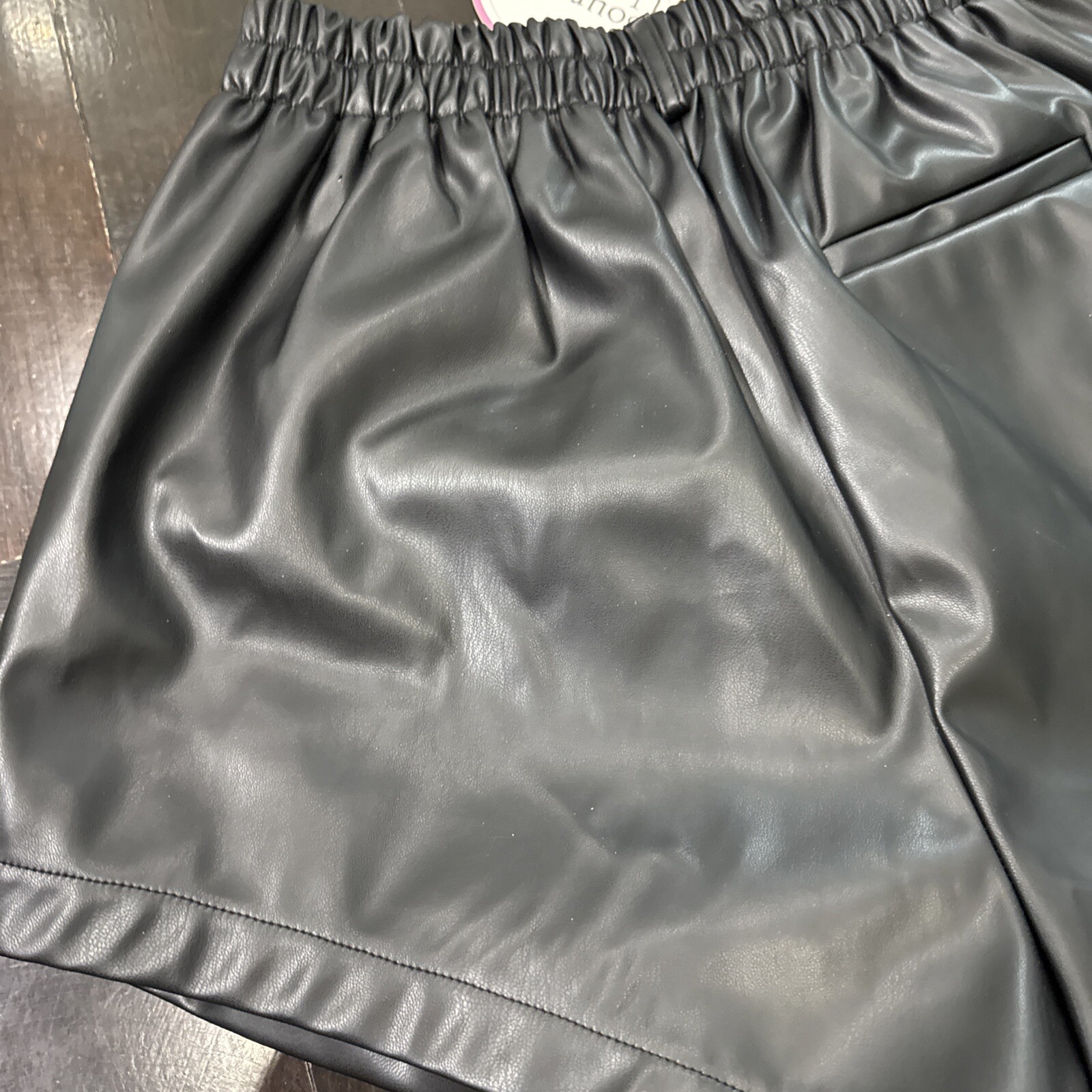 Source Unknown New With Tag Giacca High Rise Angled Leather Shorts Black S/M