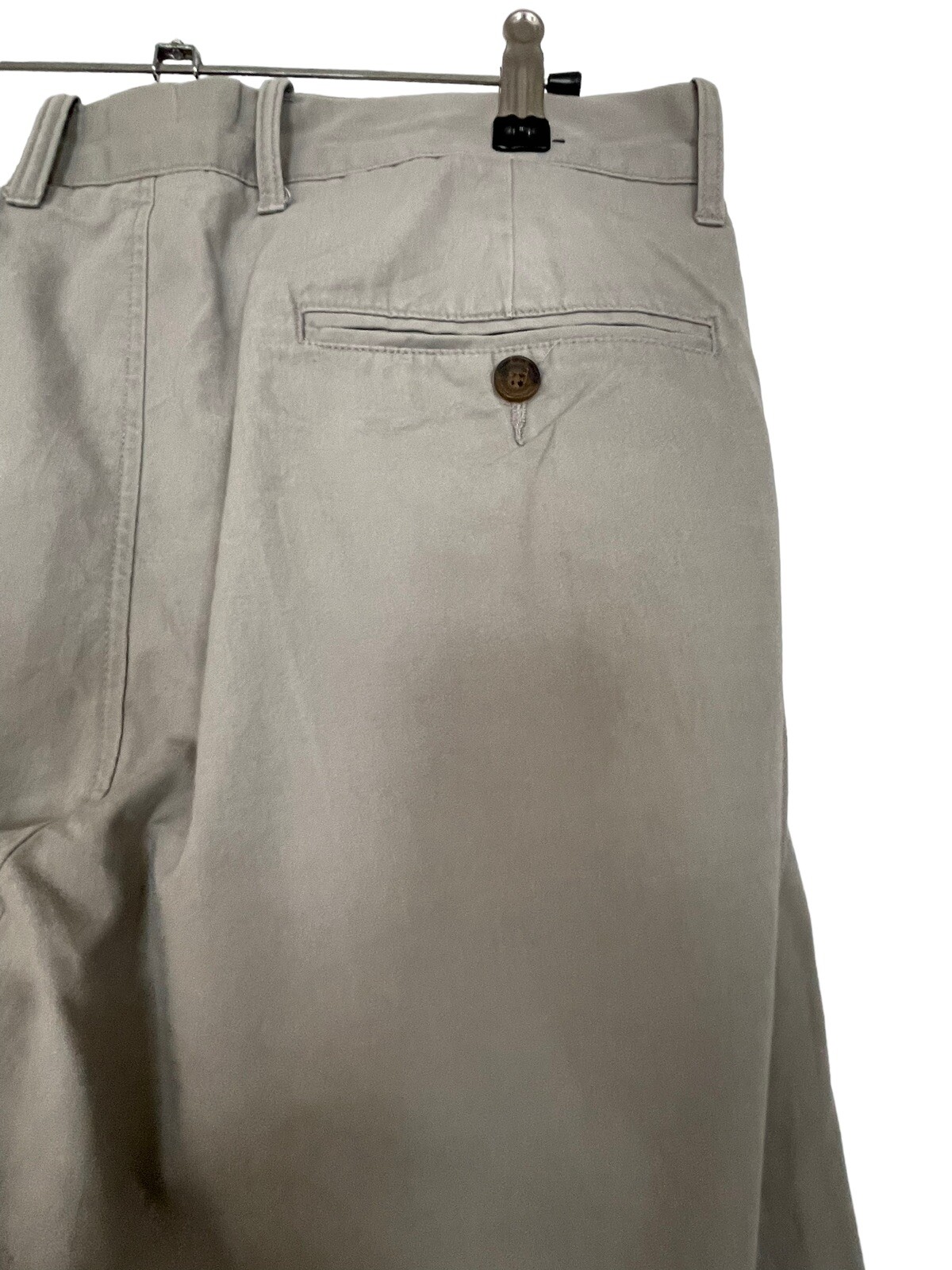 J. Crew The Sutton Chino Pants Men’s Size 31 Gray Khaki Flat Front 31×32 Slacks