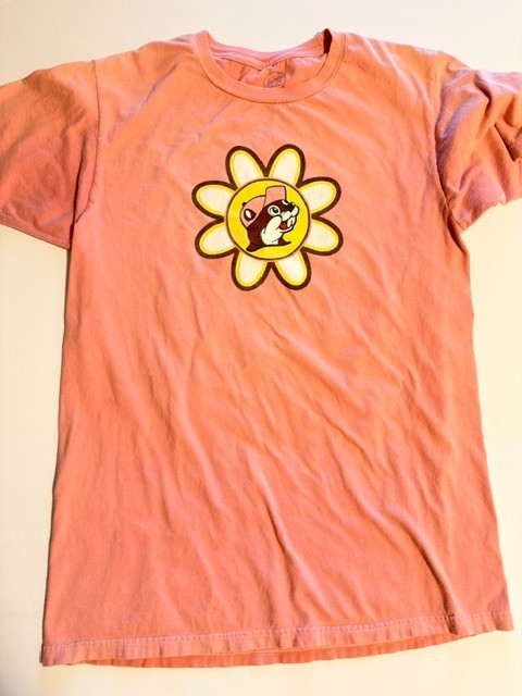 Buc-ee’s Follow Me To Buc-ee’s Pink Graphic T-Shirt Womens Medium Hippie Van