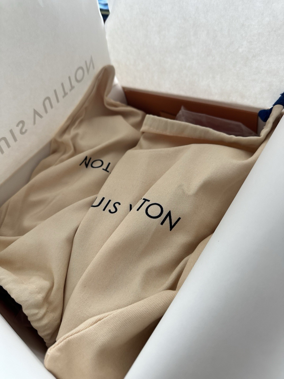 Louis Vuitton Trainer Men’s Low Top Lace-Up Logo Sneakers Red/White New Box