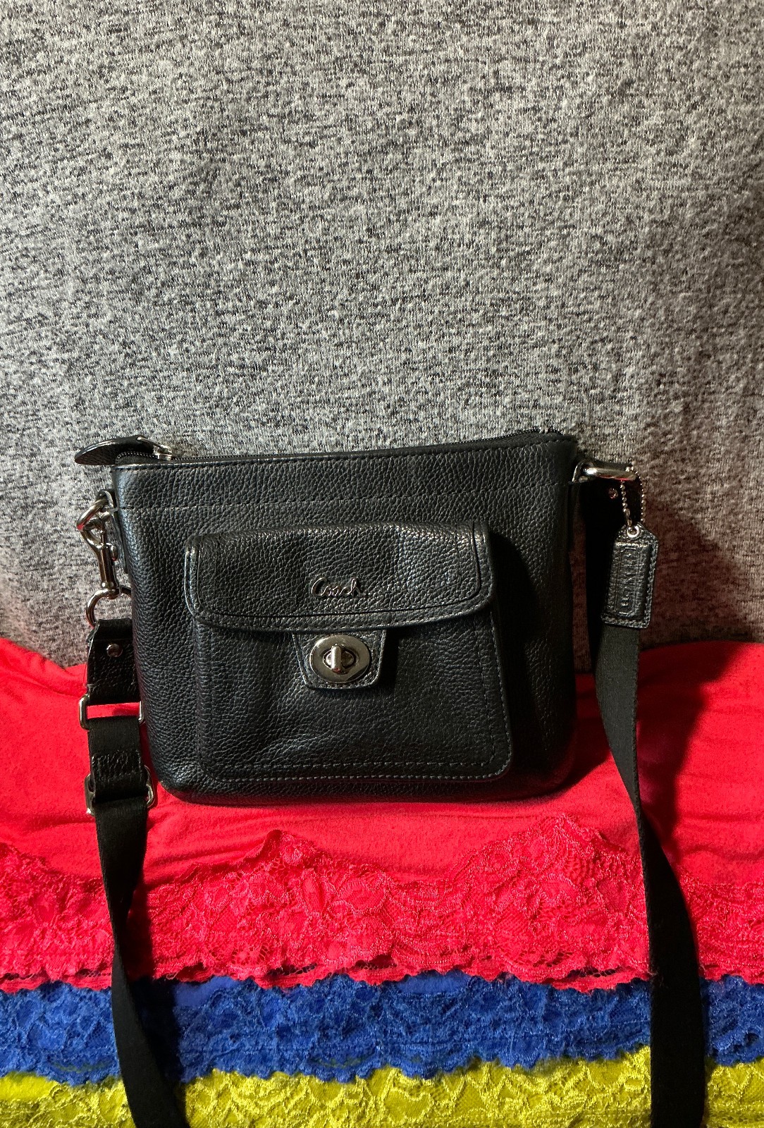 Coach Black Pebble Grain Leather Turn Lock Zip Messenger Shoulder Body Crossbody
