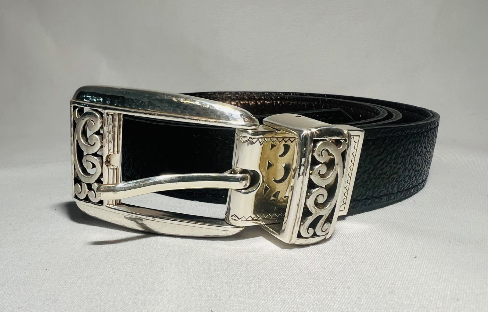 Brighton Reversible Belt Black Texture/Bronze Brown with Hammered Buckle