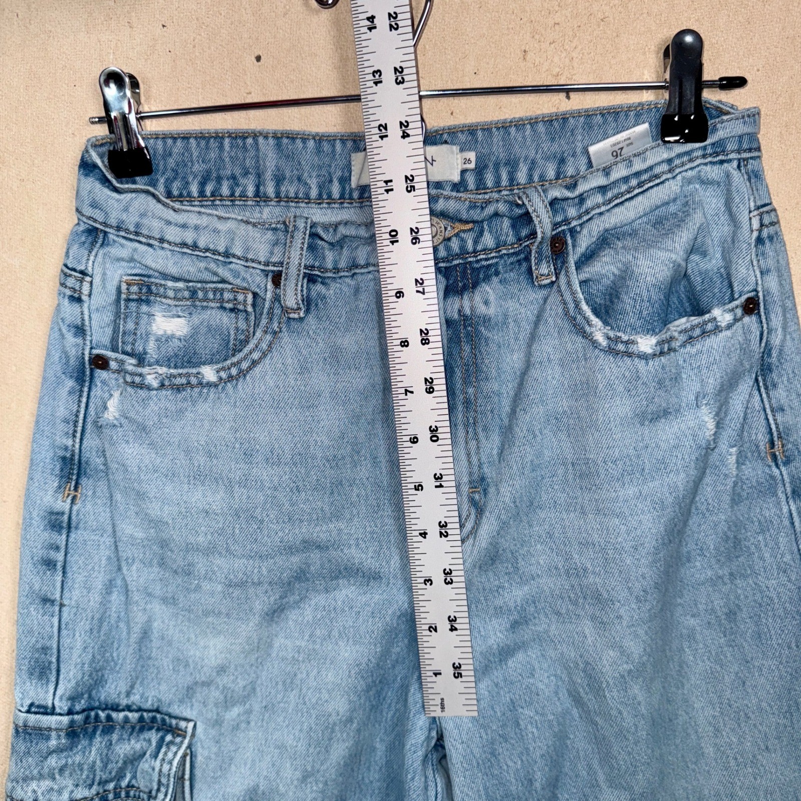Hidden Los Angeles Cargo Jeans Light Wash Distressed Denim Women’s Size 26
