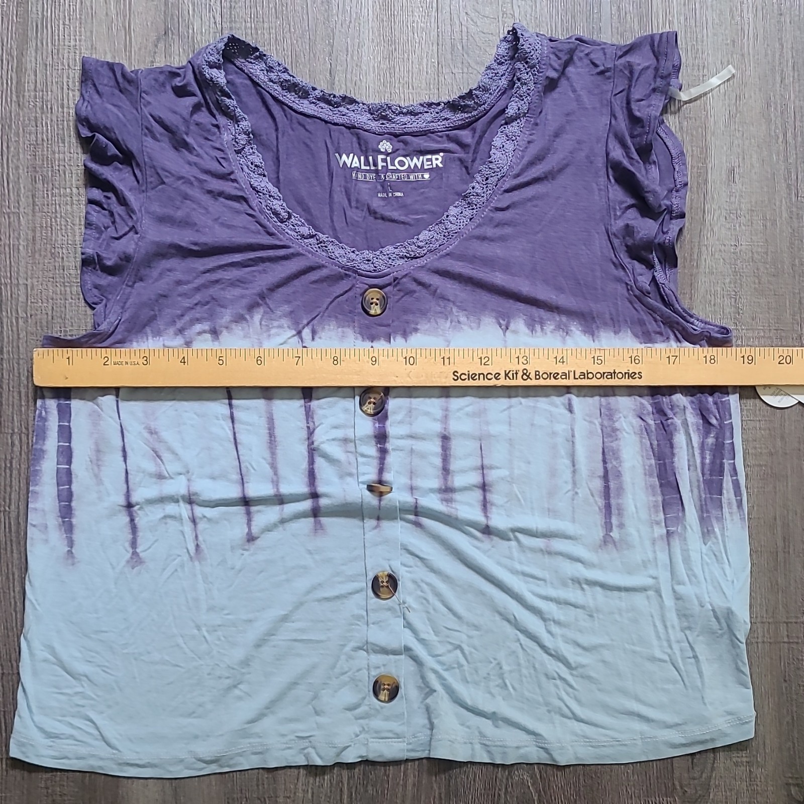 Wallflower Women’s Purple/Blue Tie-Dye Knit Stretch Top Button Front Lace L
