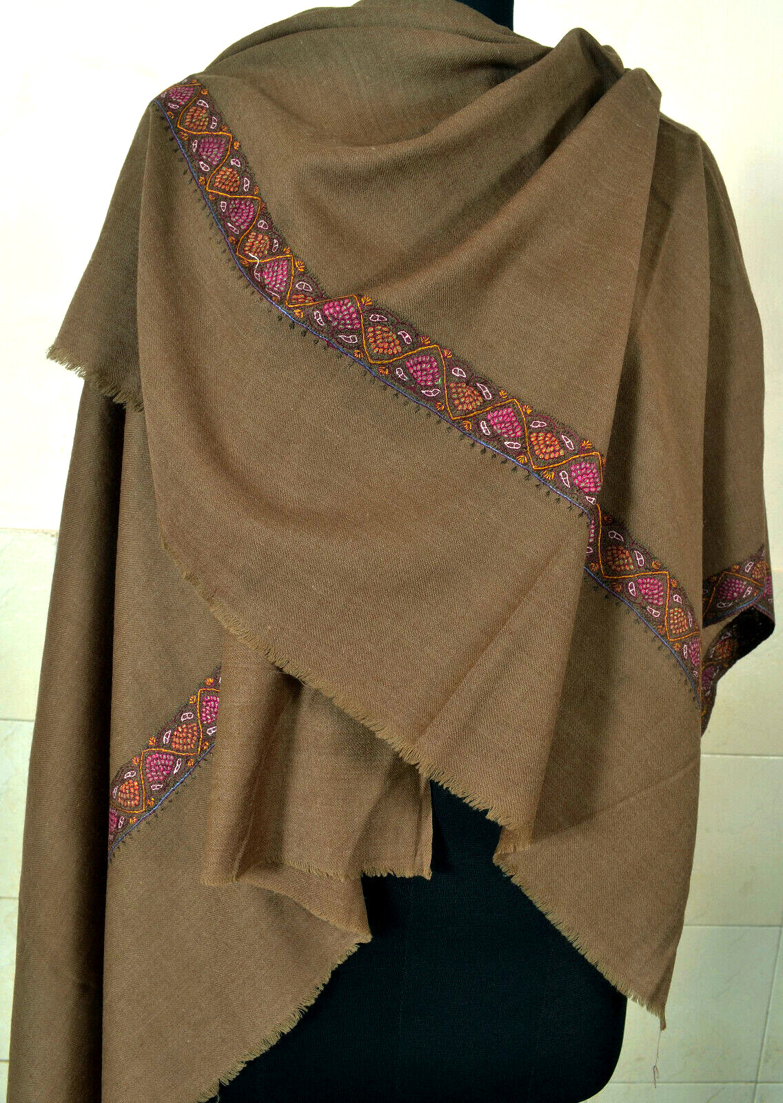 KASHMIRI HERITAGE INTRICATE BORDER EMBROIDERY DAUR SHAWL -100% CASHMERE PASHMINA
