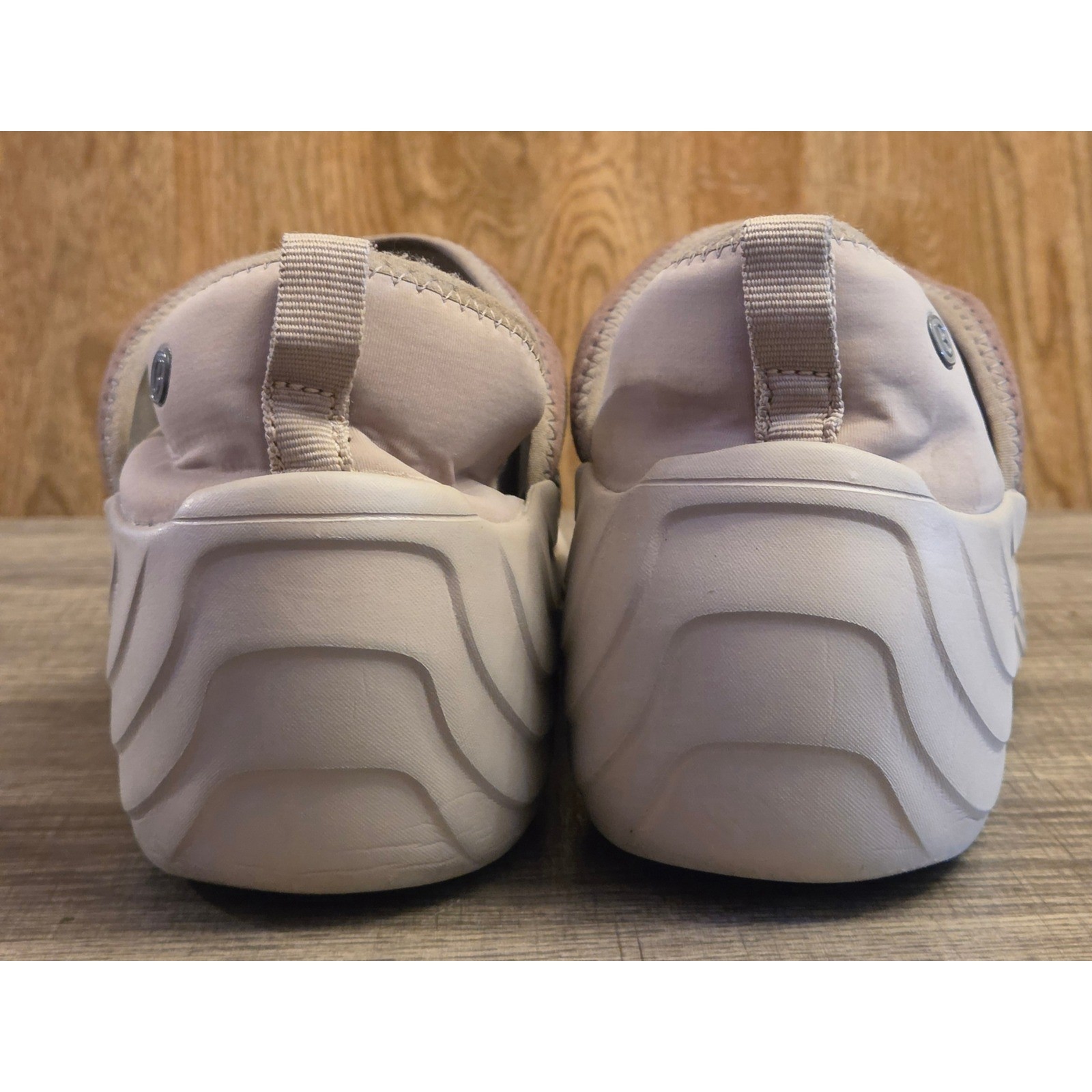 Bzees Zing Slip On Platform Loafer Shoes Womens Size 9 Wide Gray