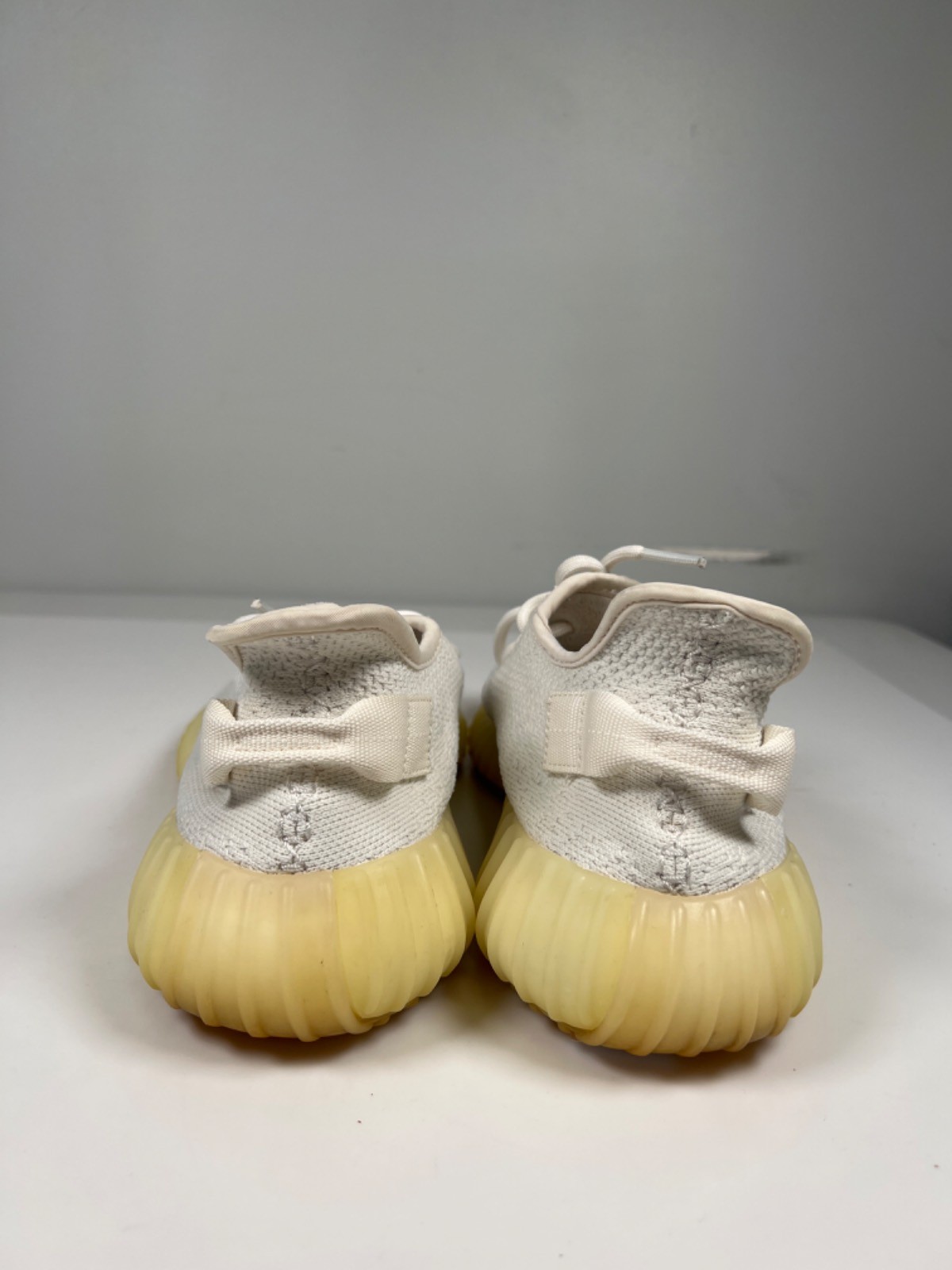 adidas Yeezy Men’s White/Cream Boost 350 V2 Lace Up Sneakers – 9.5