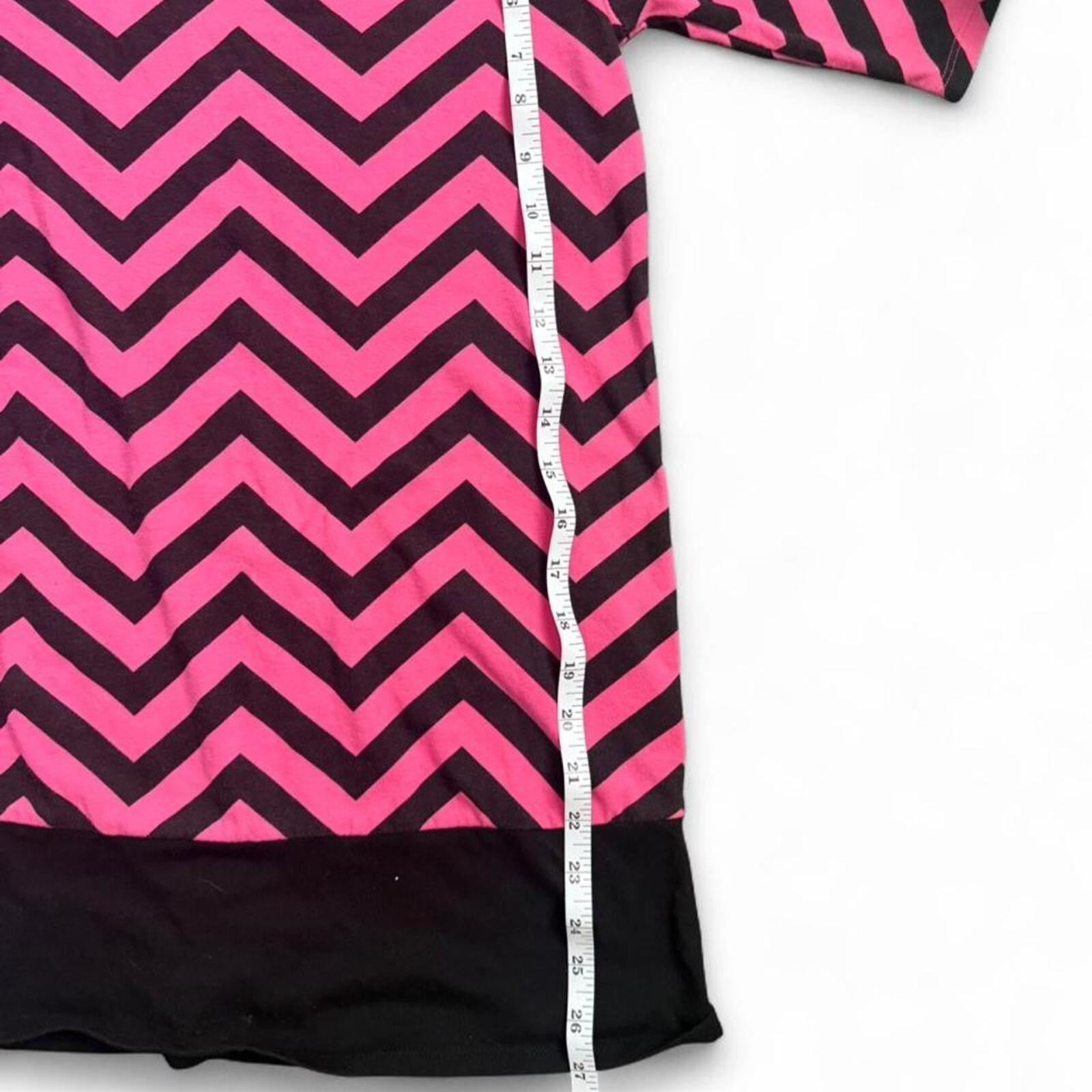vintage 2000s pink and black chevron print top