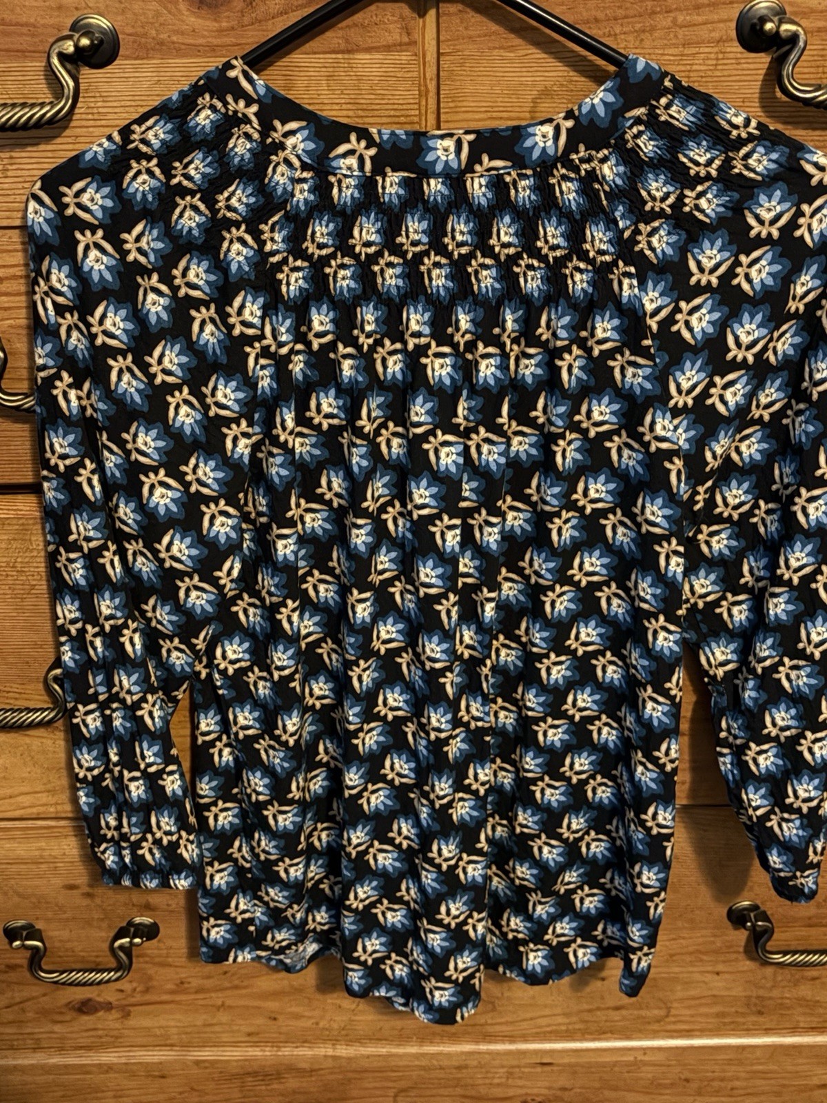 Croft & Barrow Womens XS Blue White Floral Round Neck Button Front Rayon Blouse