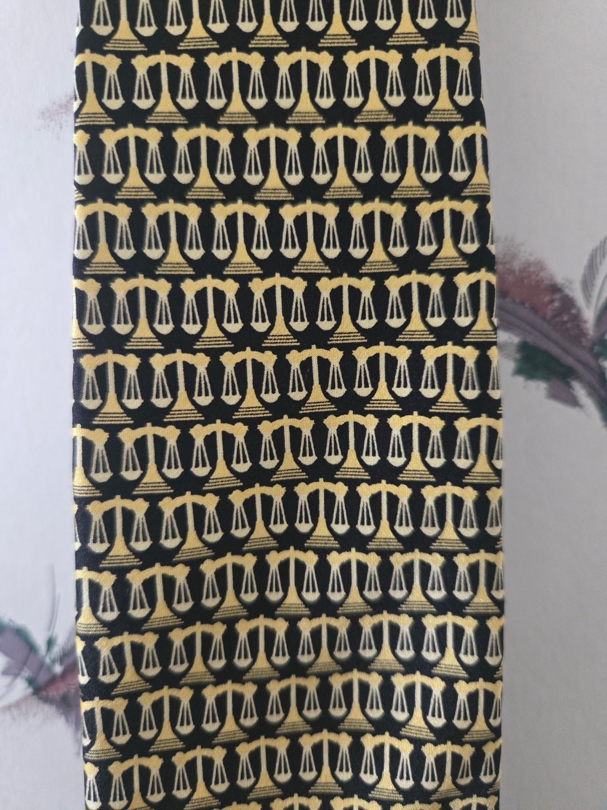 Museum Artifacts Handmade Woven Silk Tie Black/Gold Geometric Pointed Logo