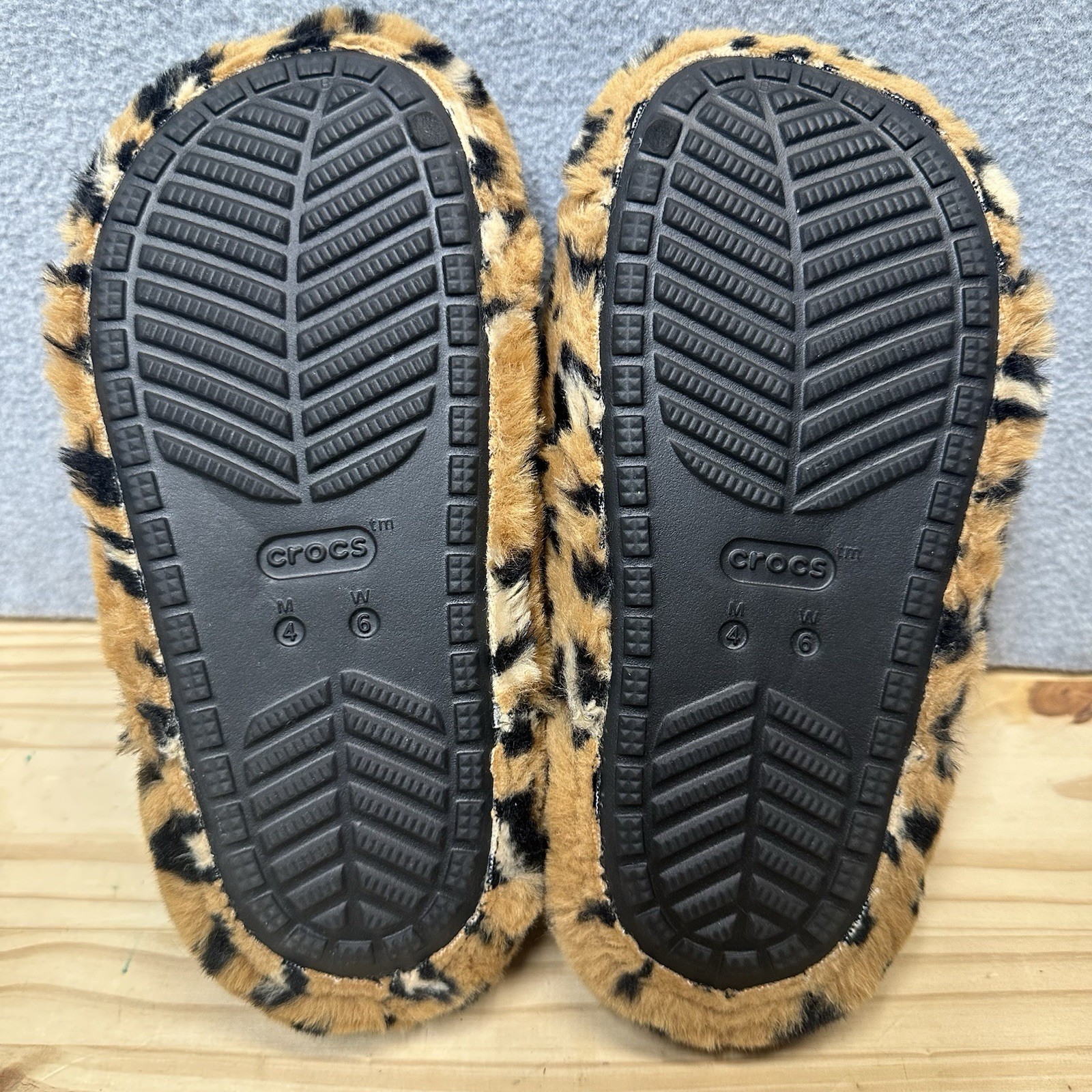 Crocs Classic Leopard Fur Slide; Leopard / Black, W6/M4 NWOT
