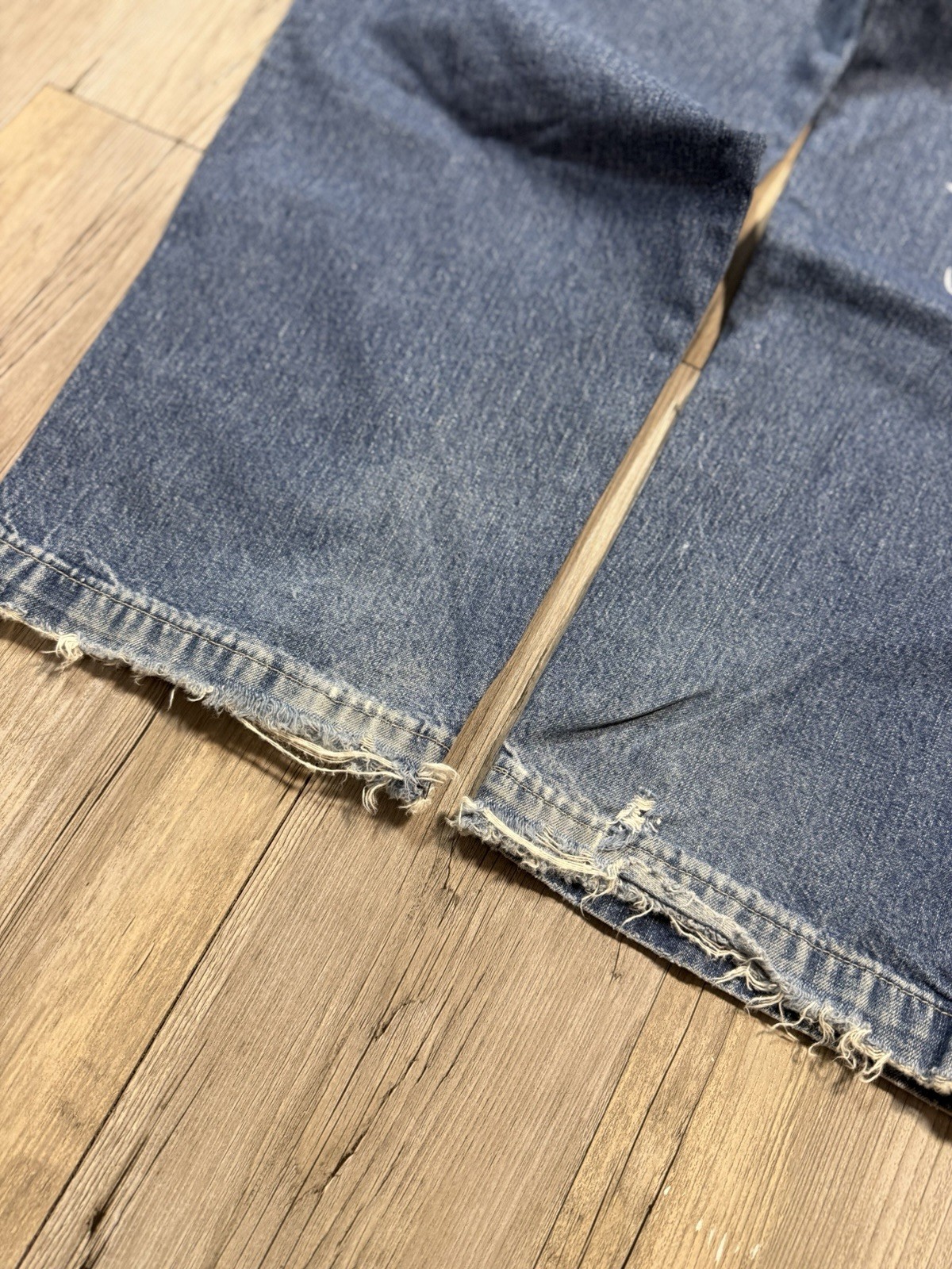 JNCO Men’s Blue Medium Wash Wide-Leg Denim Jeans Relaxed Fit Dragon Print