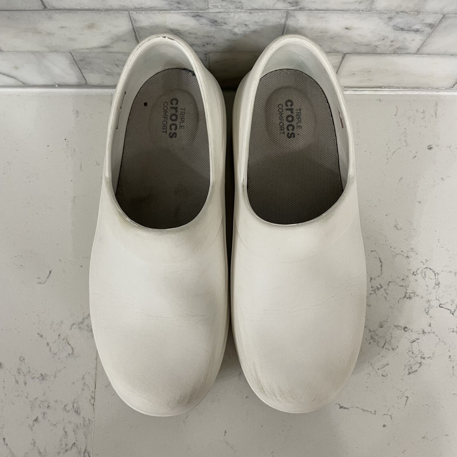 Crocs at Work White Rubber Slip Resistant On the Clock Clog Womens Size 7