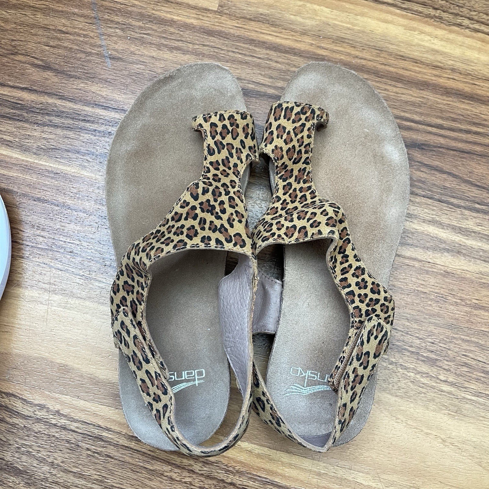 Dansko Womens Reece Sandals 37 Leopard Toe Loop Slingback Thong Vacation Beach