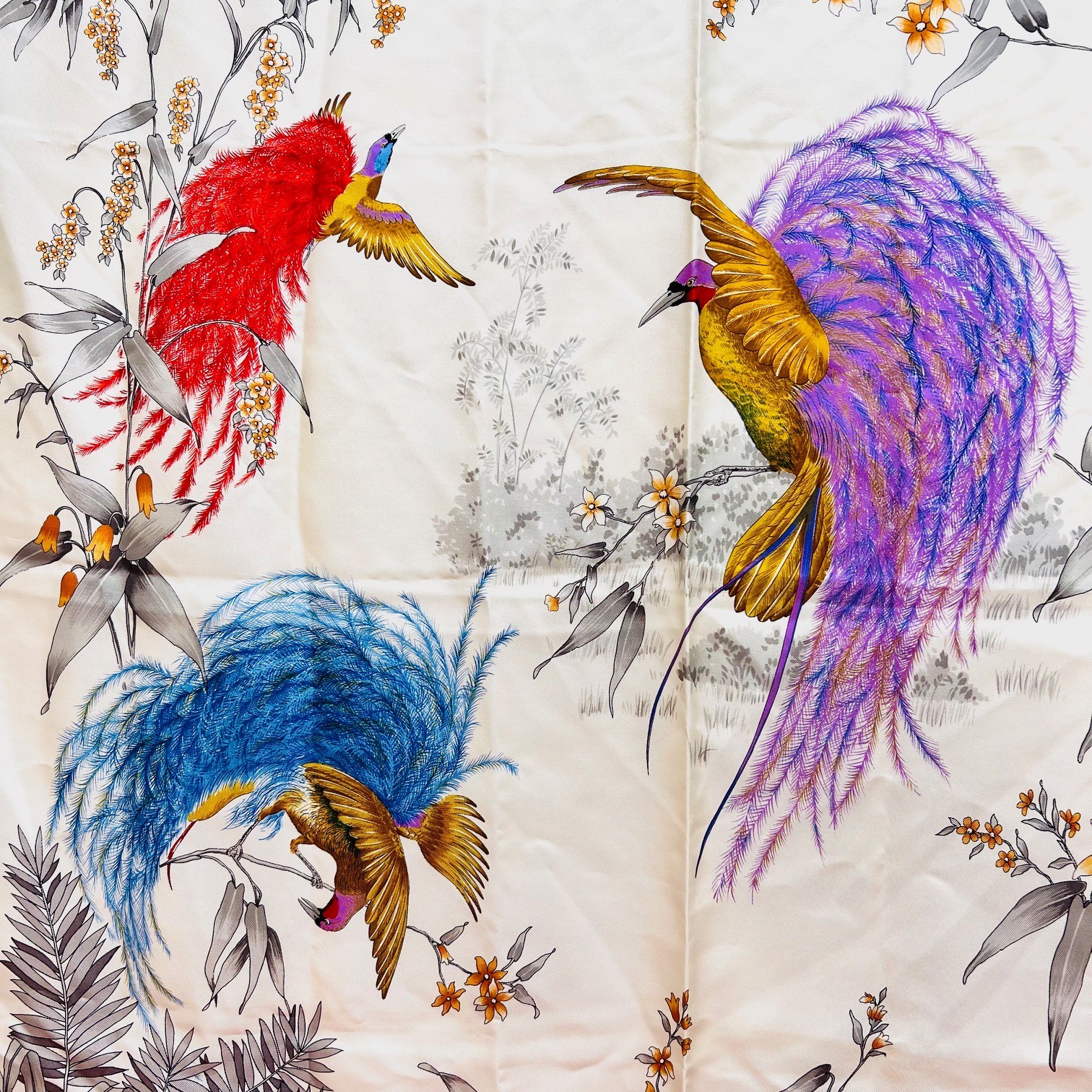 Beautiful Birds Paradise Gucci 100% Silk Satin Scarf 34″ Ivery Blue (45)