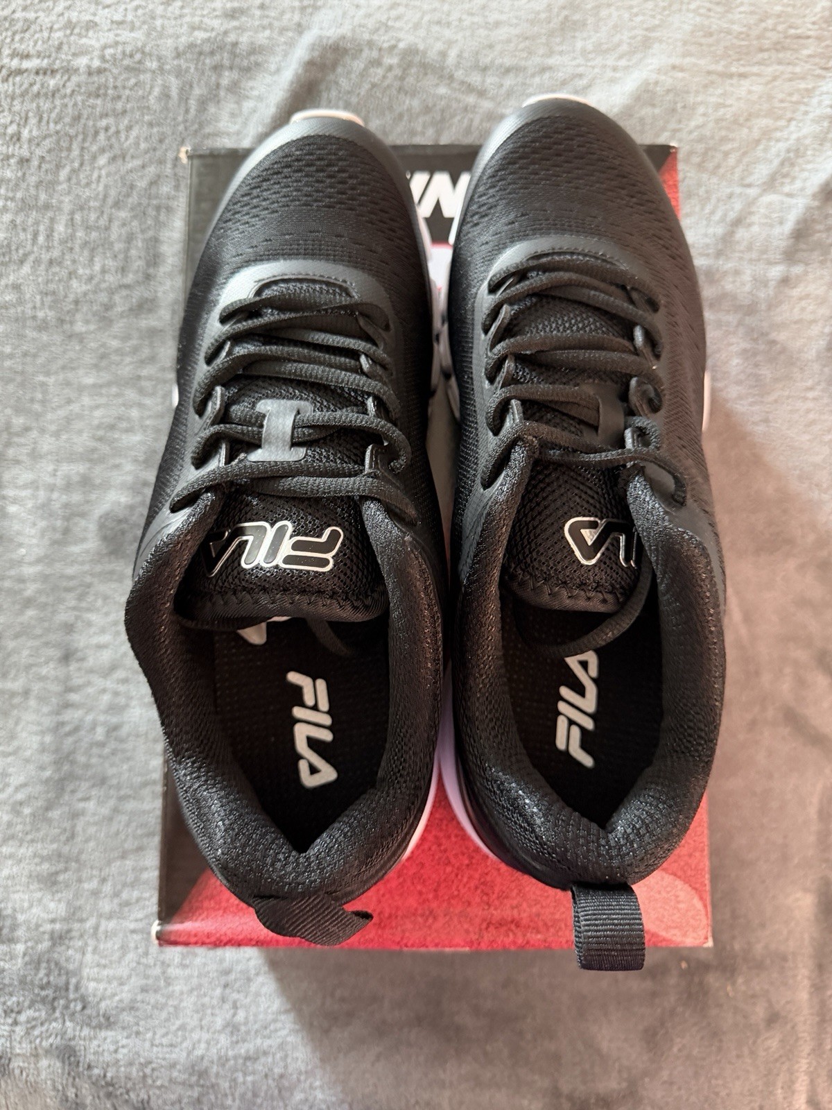 NEW FILA | Flash Attack | Men’s Running Sneaker | Black White | Size M 8.5
