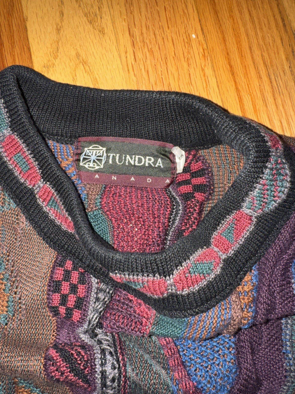 Vintage Tundra Canada Vintage 3D Knit Sweater Allover Pattern large like coogie