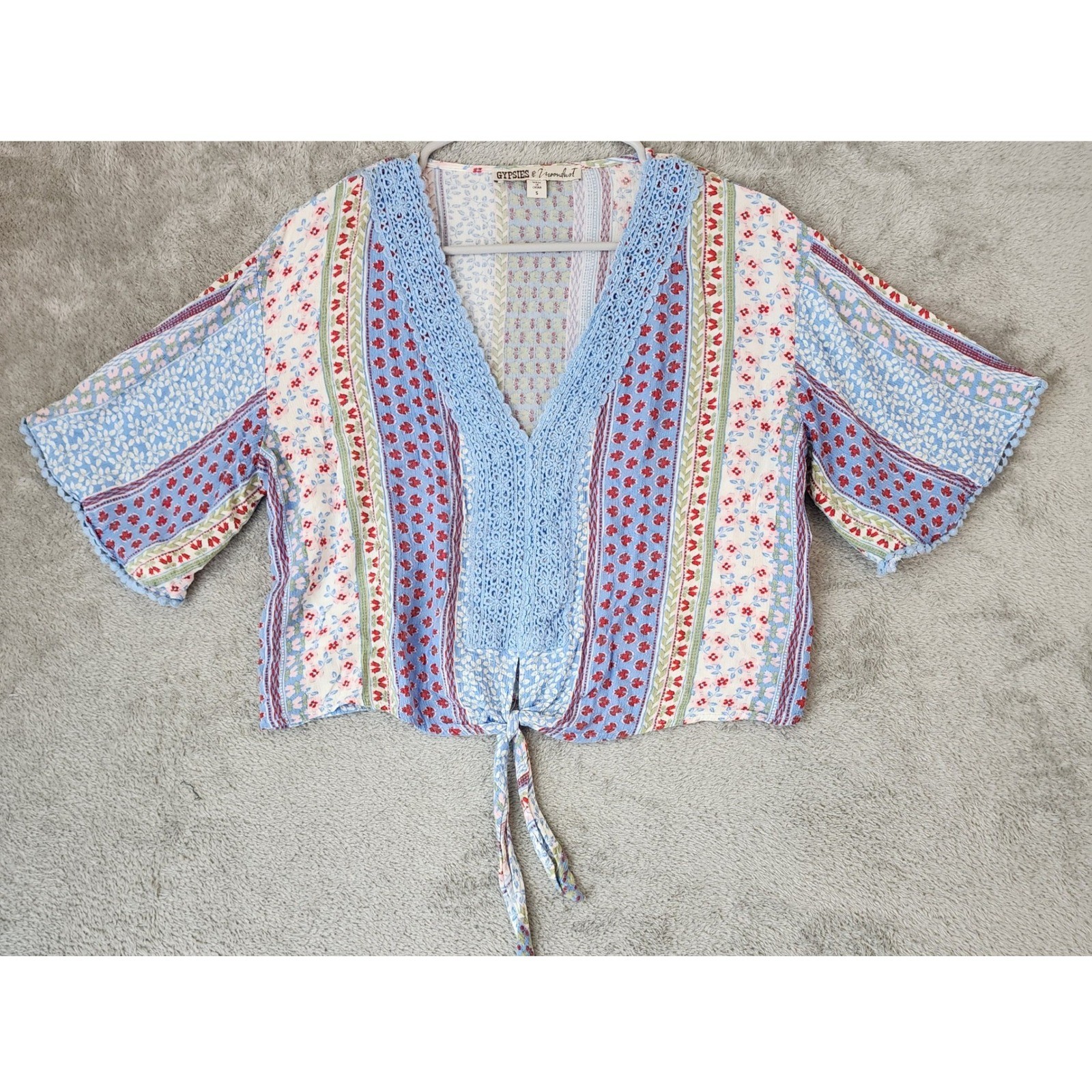 Gypsies & Moondust Shirt Womens Small Blue Floral Crochet Tie Front Crop Top