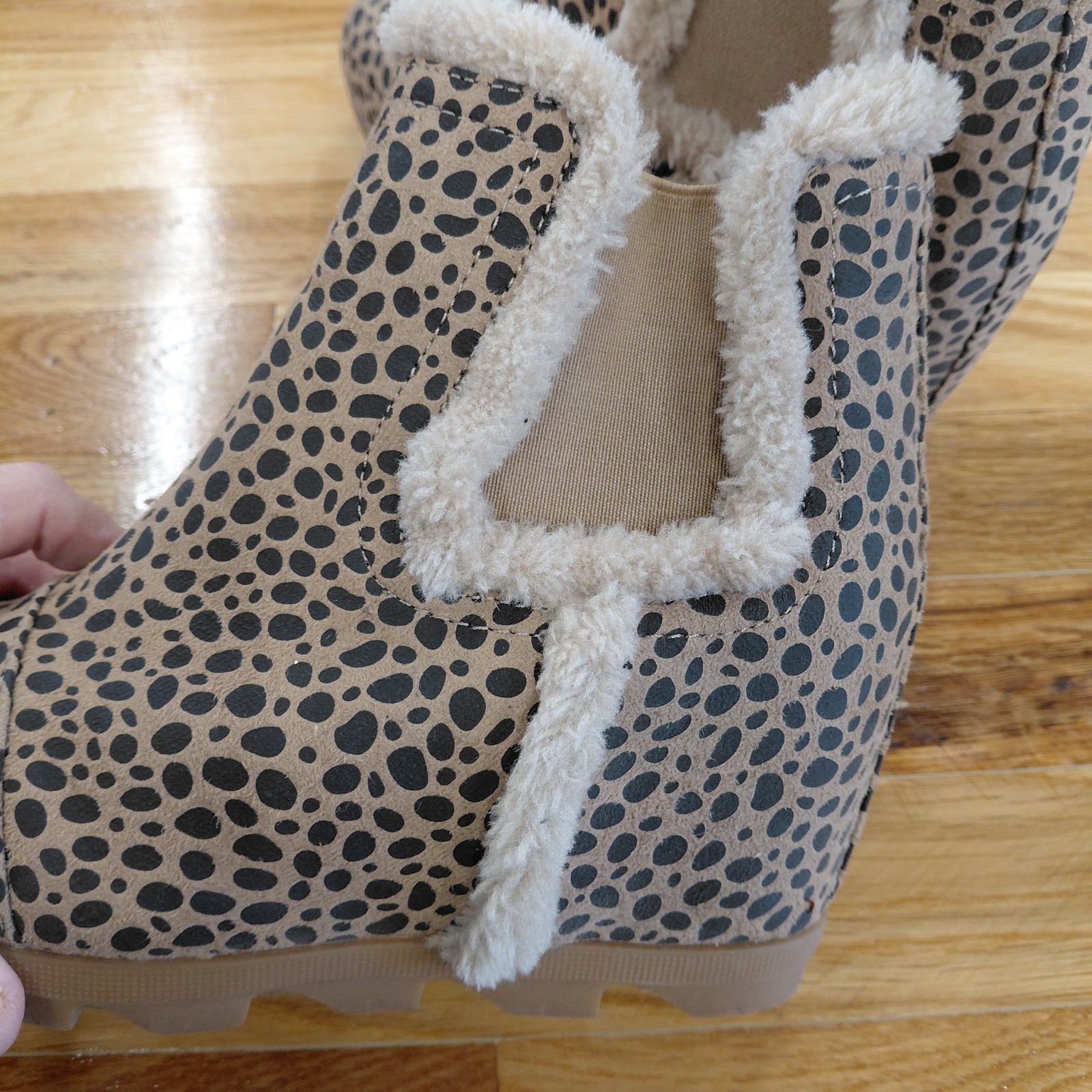 Sugar Haylei Wedge Booties Women’s Size 7.5 M Animal Print Hidden Heel Faux Fur