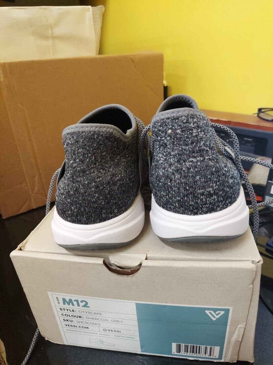 Vessi M12 cityscape charcoal grey shcscgm12. preowned