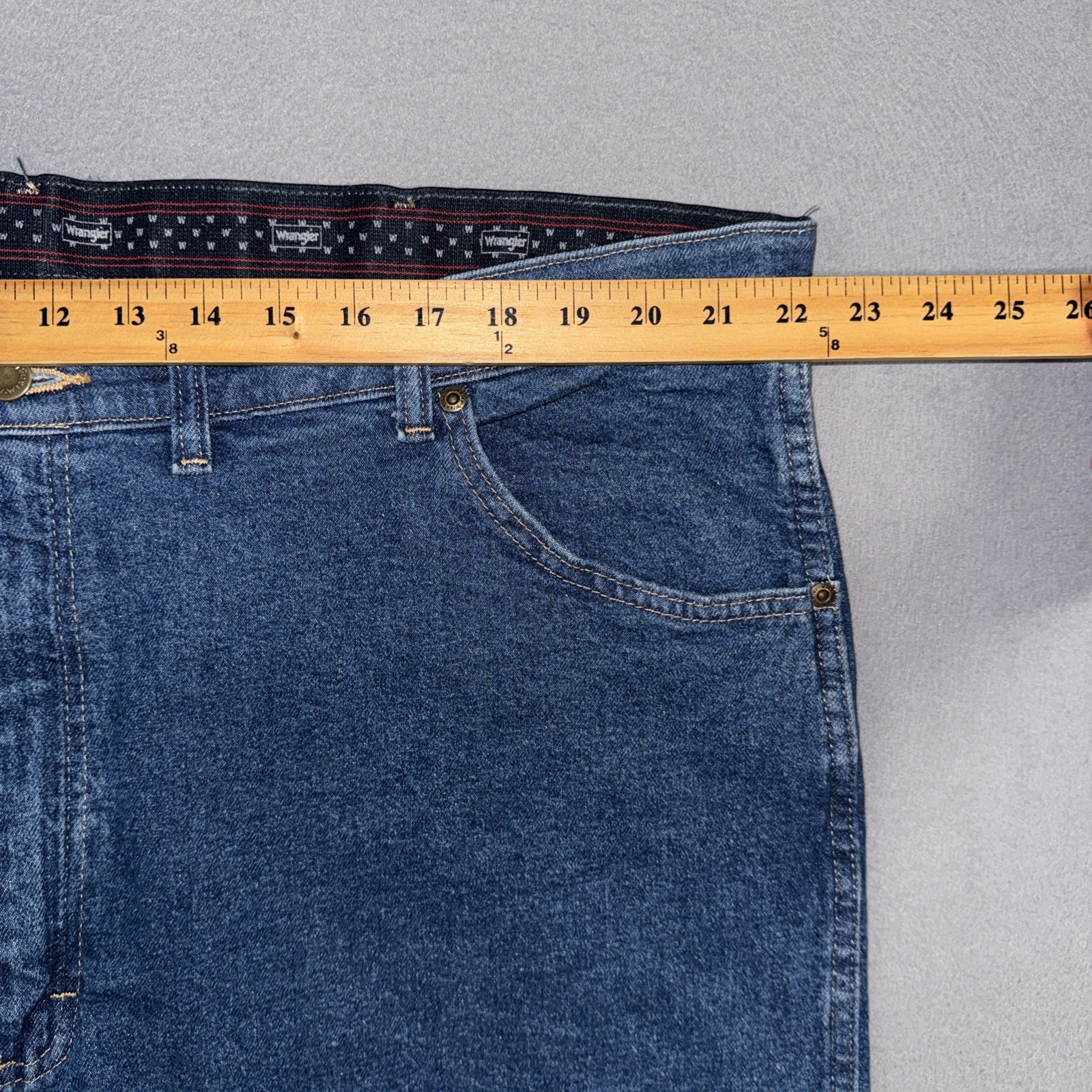 Wrangler Jeans Mens 44×29 Blue Regular Fit Straight Comfort Solutions Series NWT