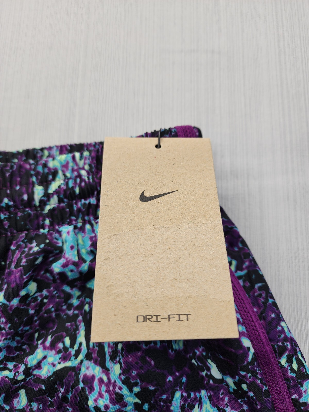 Nike Woven Shorts Boys Youth Large 7″ Lightweight Unlined Pockets Splash New