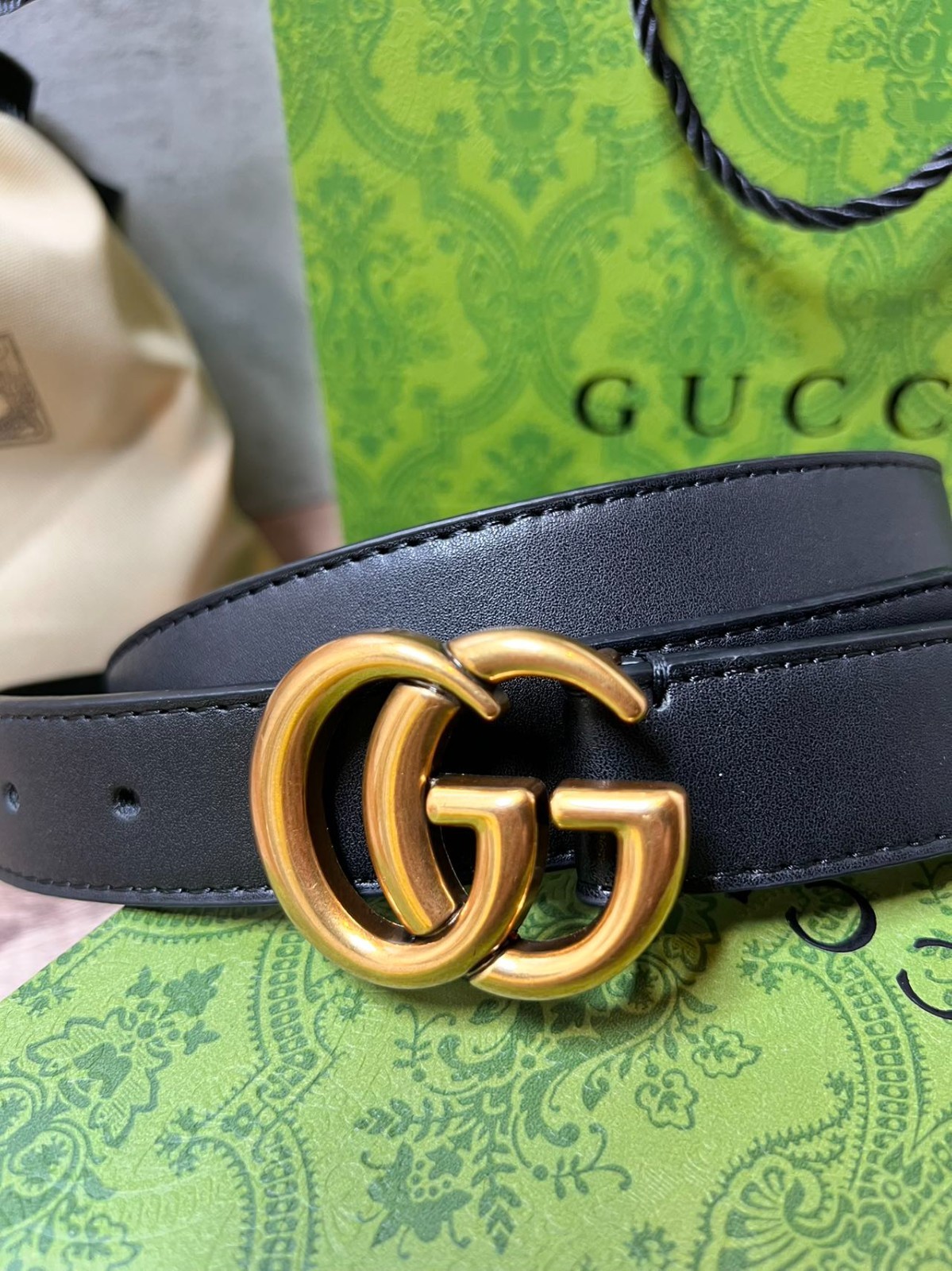GUCCI BELT BLACK LEATHER 100% AUTHETNIC GOLD BUCKLE M SIZE WOMEN’S CLASSIC ITALY