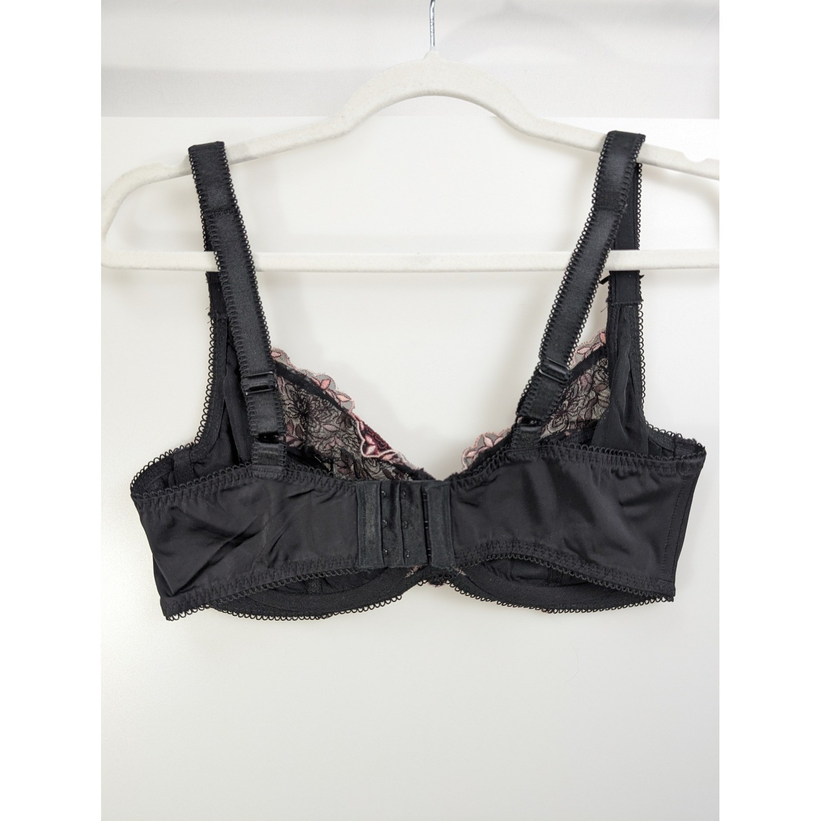Olga Floral Lace Full Coverage Underwire Bra Size 40C Black Luxury Lift 55027