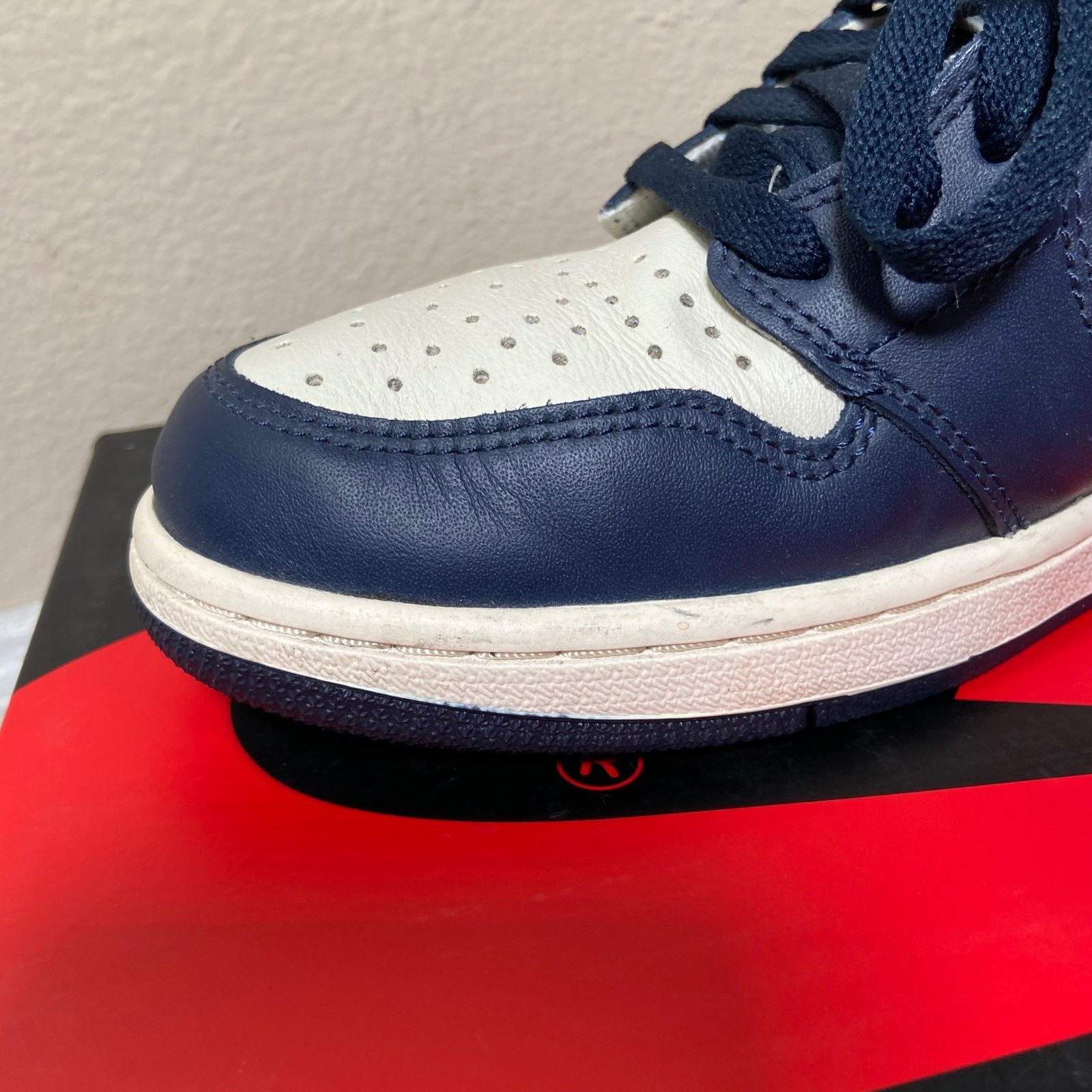 Jordan 1 Retro High OG Obsidian 2019 Men Size 10.5 Used with Box 555088-140
