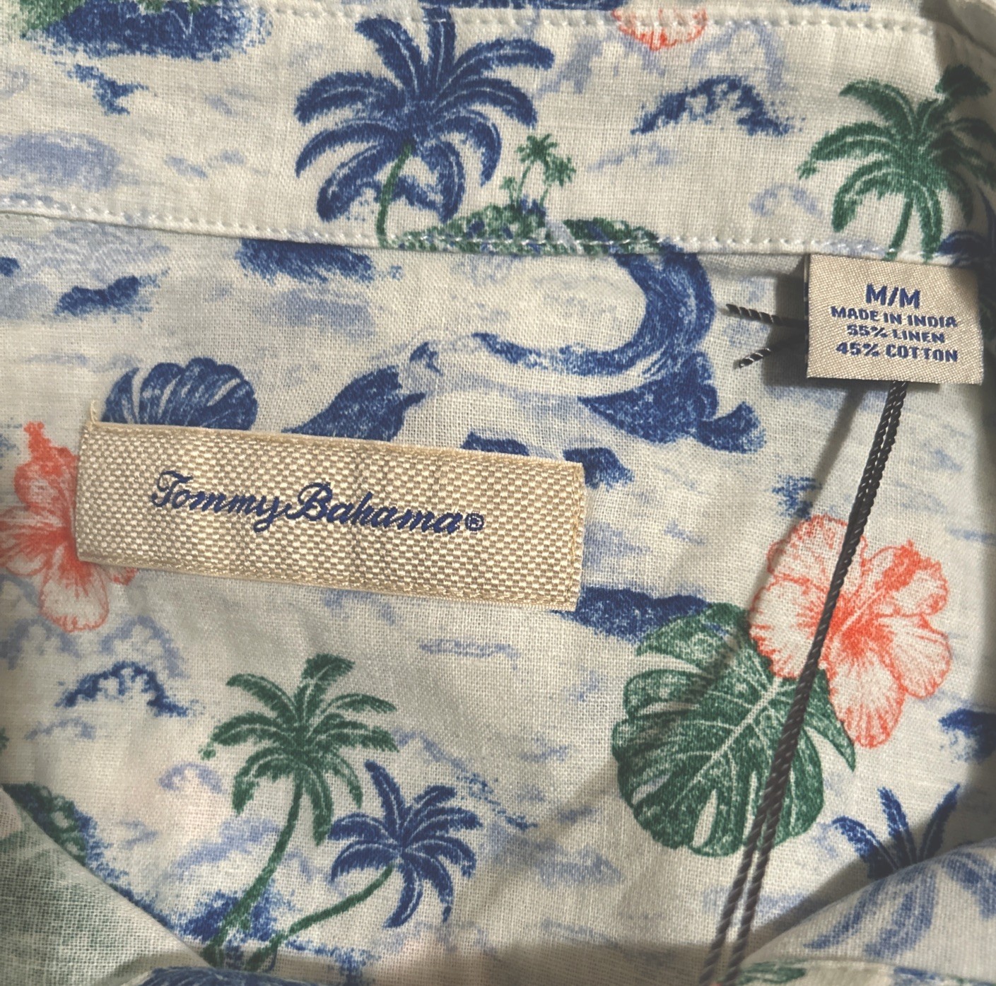 Tommy Bahama Men’s Tropical Hawaiian Shirt Multi Colors Button Down Size M.
