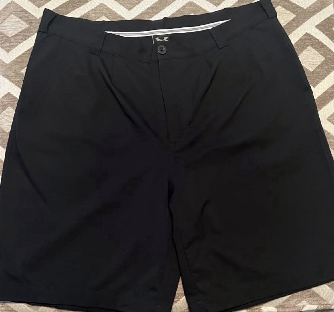 Men’s 38 Black Chino Shorts Flat Front Button Closure Slash Pockets Solid 10 In