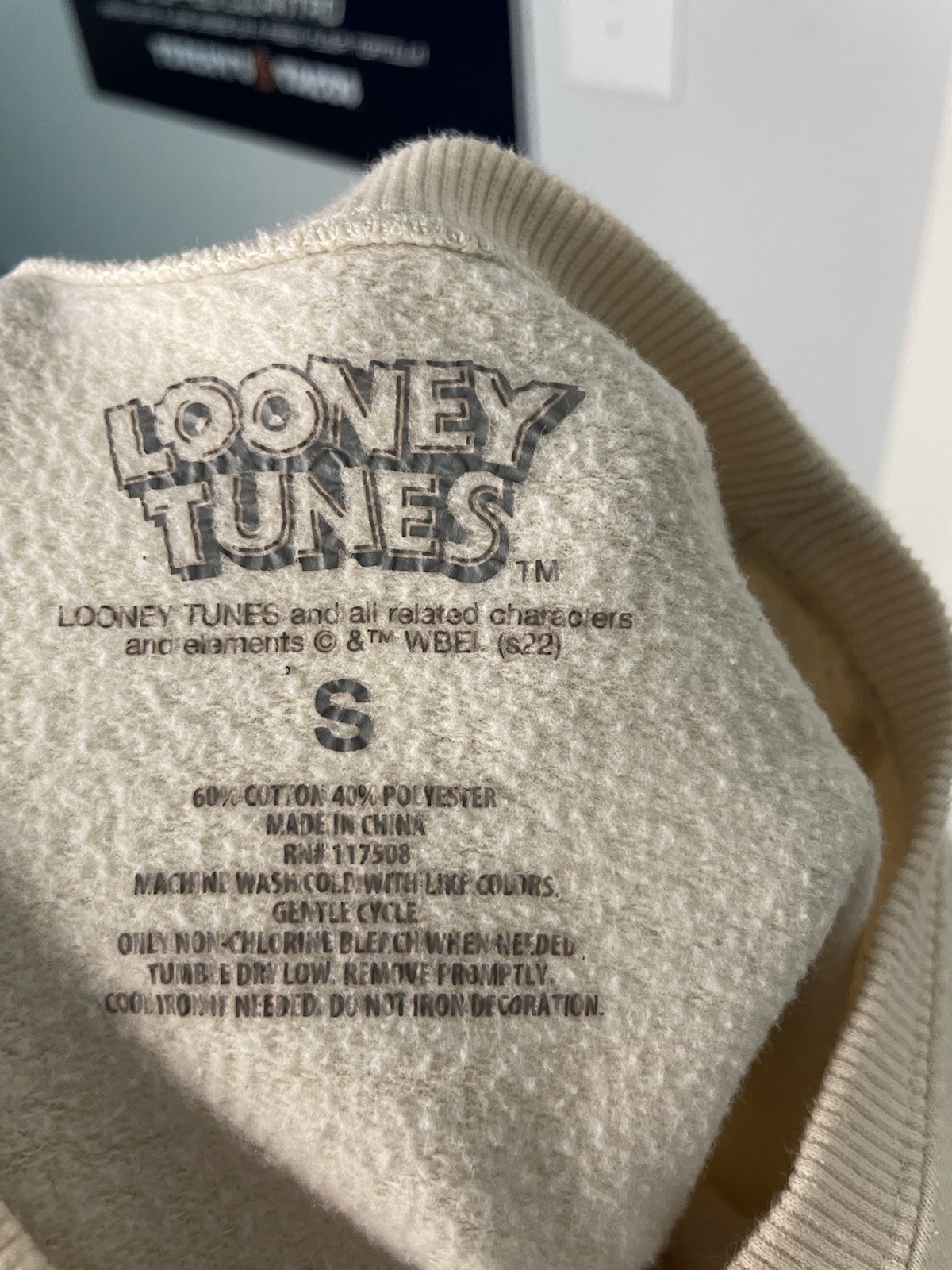 Looney Tunes Sweatshirt Small Crewneck Bugs Bunny Sylvester Taz 2022 Graphic