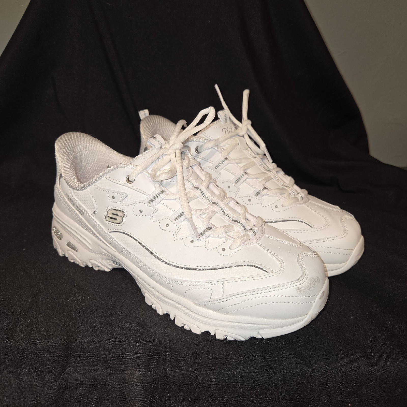 SKECHERS D’Lites Winning Choice Slip-ins Memory Foam White/Silver
